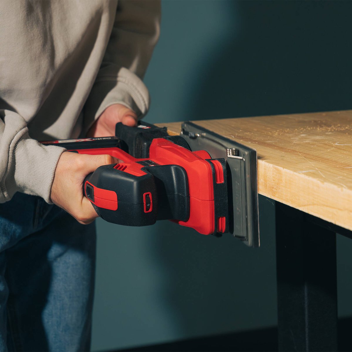 Ozito PXC 18V Cordless 1/2 Sheet Sander PXHSS-018 with Dust Bag (Skin Only)