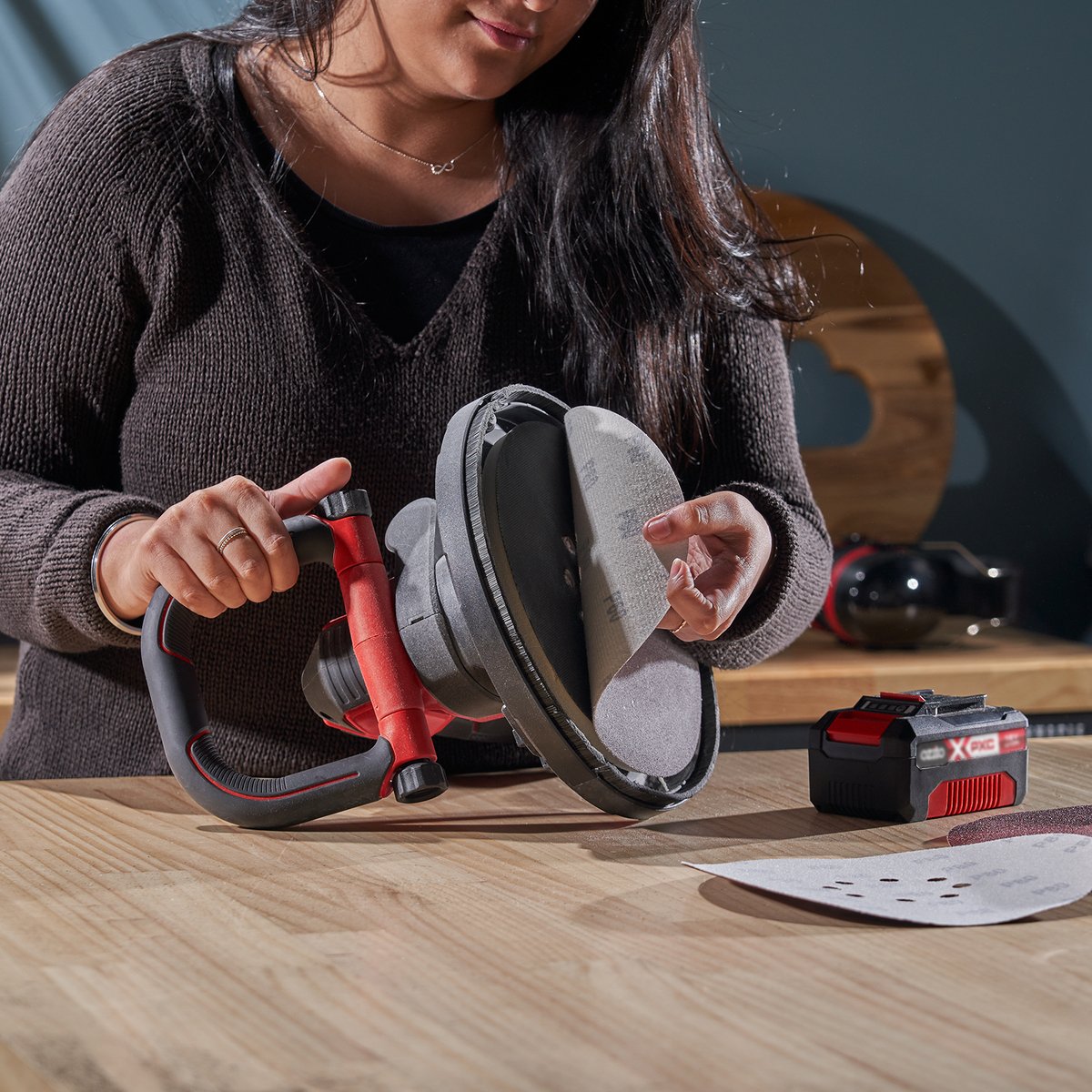 Ozito PXC 18V Drywall Sander PXBDWS 225 - 370mm x 270mm x 240mm - Brushless - SuperSaverAU - view 4