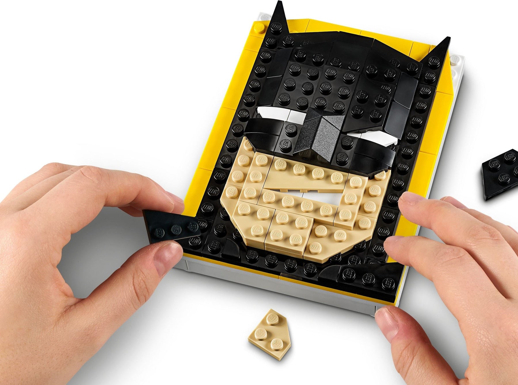 LEGO 40386 Batman Brick Sketches Portrait - SuperSaverAU - view 3