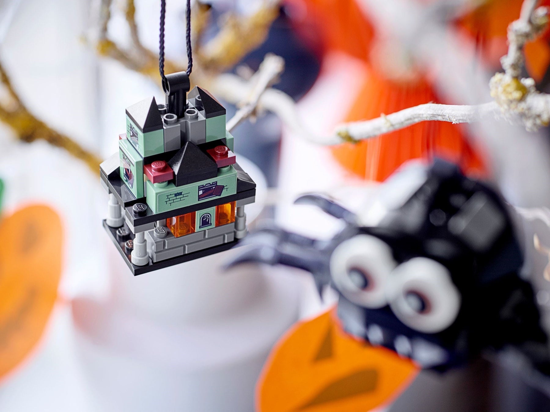 LEGO 40493 Spider & Haunted House Pack - SuperSaverAU - view 4