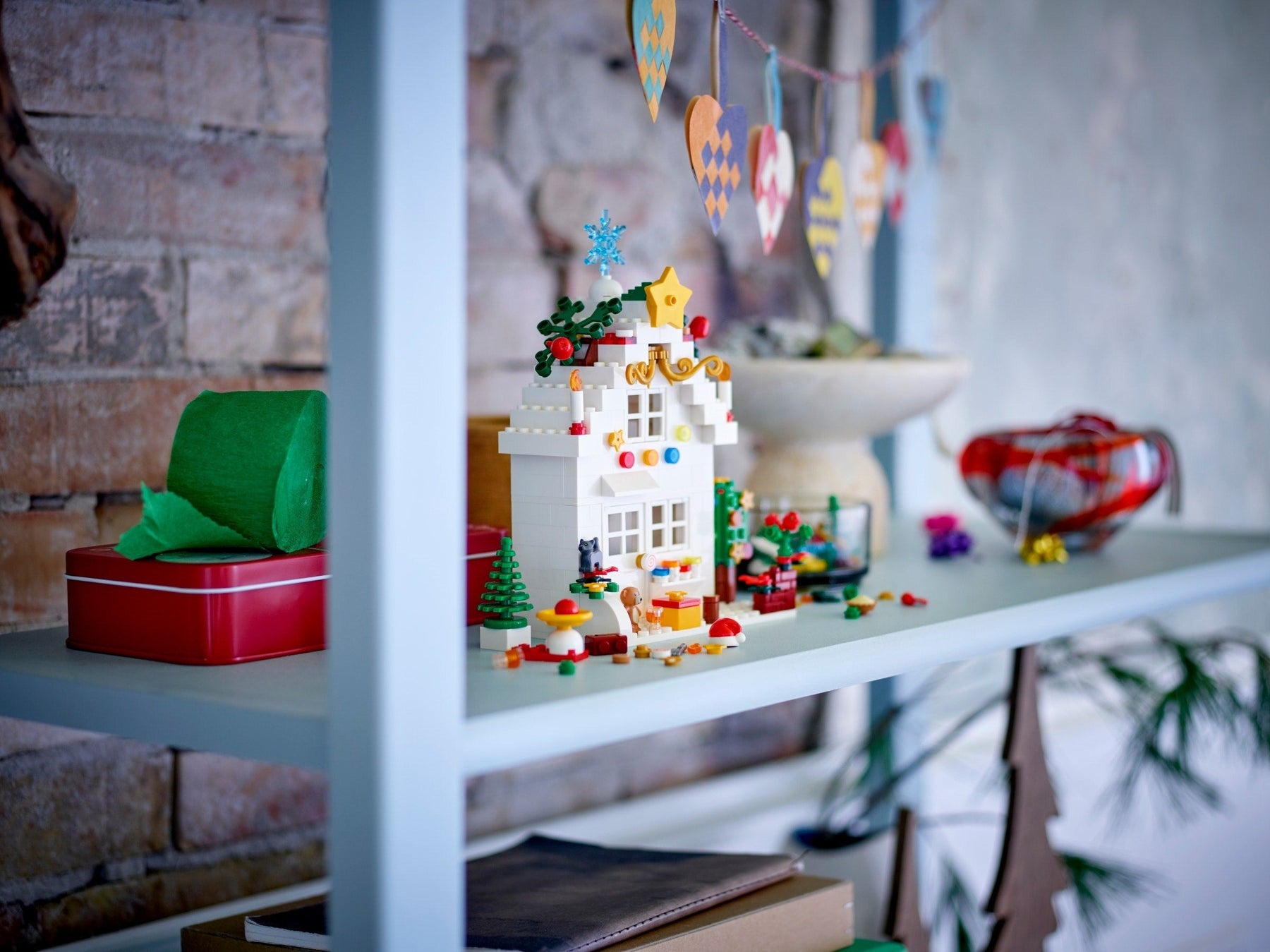 LEGO 40609 Christmas Fun VIP Add-On Pack – Festive LEGO Accessories - SuperSaverAU - view 1
