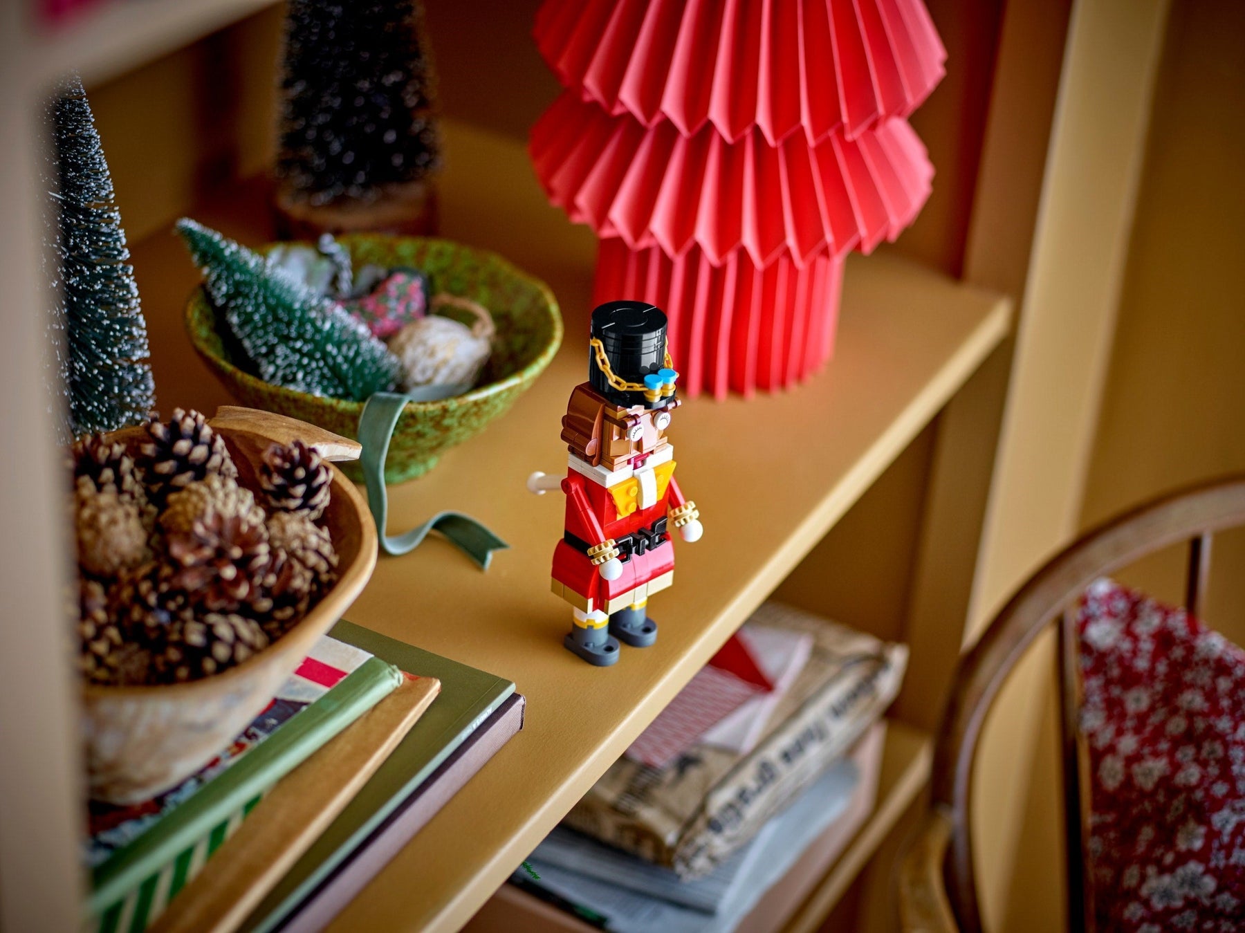 LEGO 40640 Nutcracker – Festive Holiday Display Set - SuperSaverAU - view 4