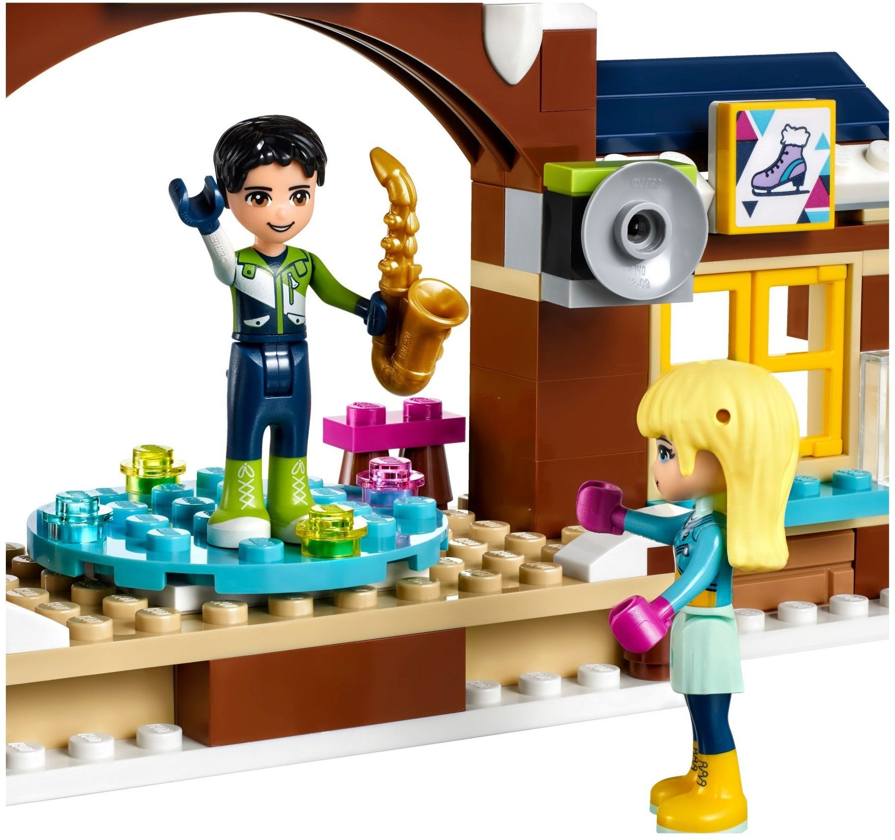 LEGO 41322 Friends Snow Resort Ice Rink with Lodge - SuperSaverAU - view 4