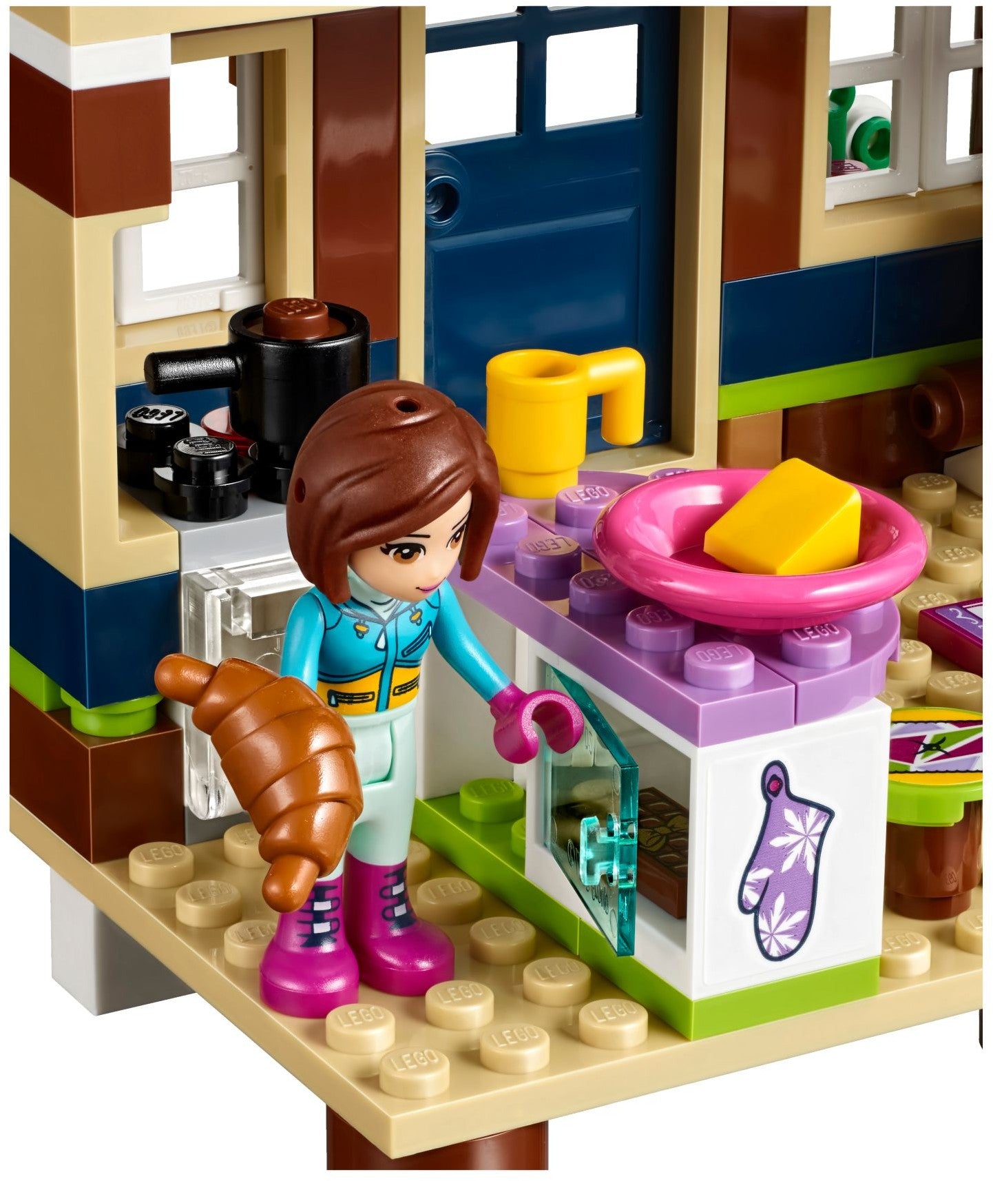 LEGO 41323 Snow Resort Chalet with Hot Tub & Snowmobile - SuperSaverAU - view 7
