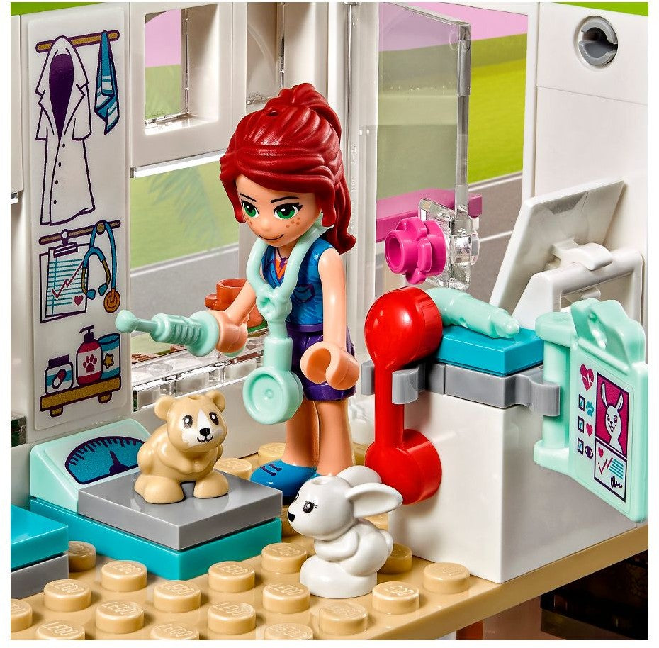 LEGO 41345 Heartlake City Pet Center: Vet, Shop & Grooming - SuperSaverAU - view 3