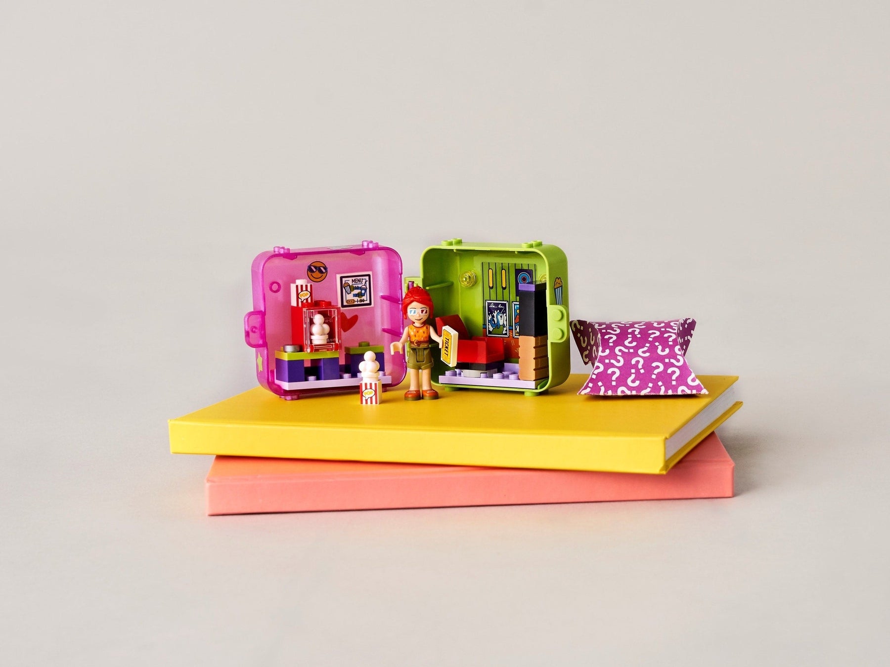 LEGO 41408 Mia's Movie Theater Play Cube: Portable Fun for Kids - SuperSaverAU - view 7