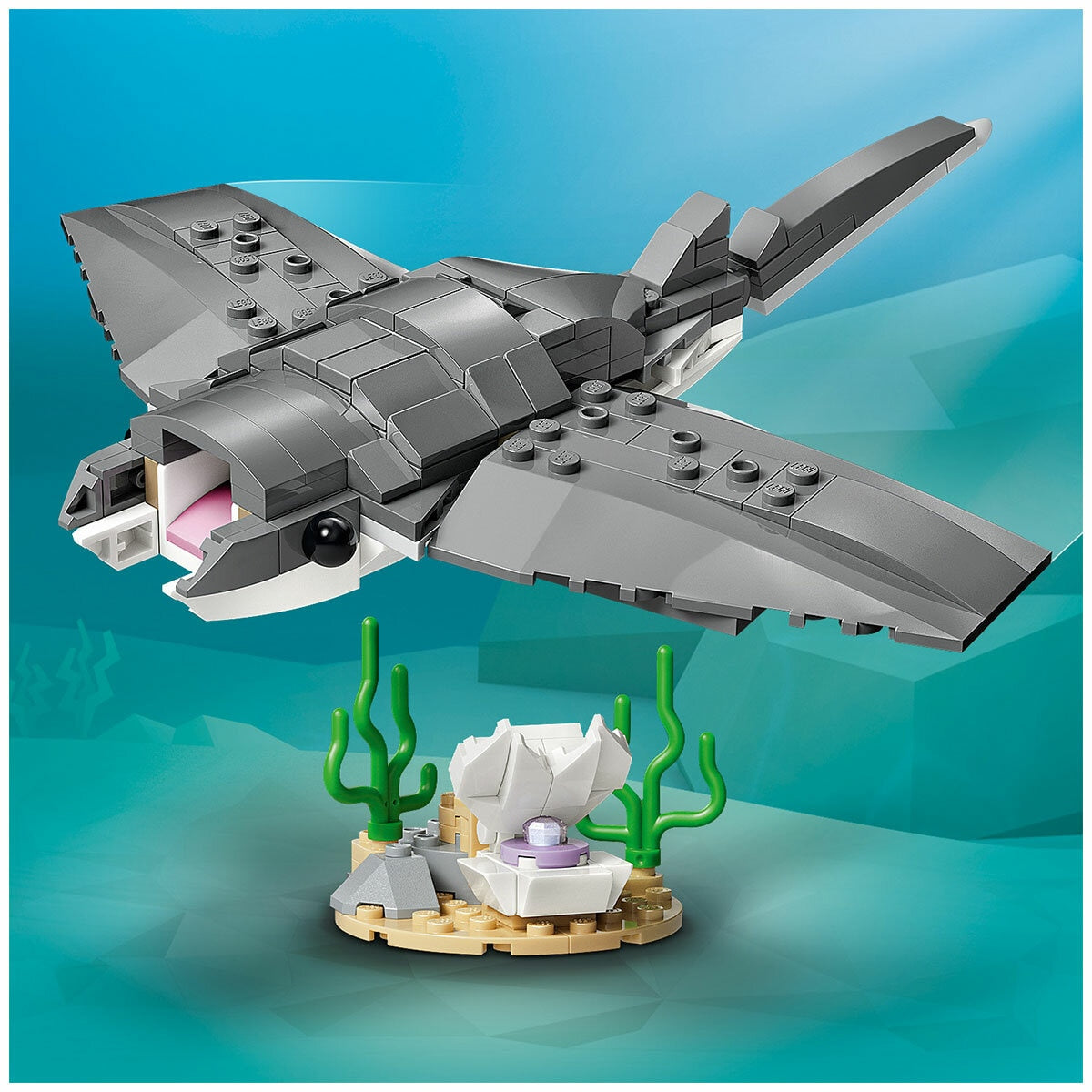 LEGO Creator Fierce Shark With A Treasure Chest 31381