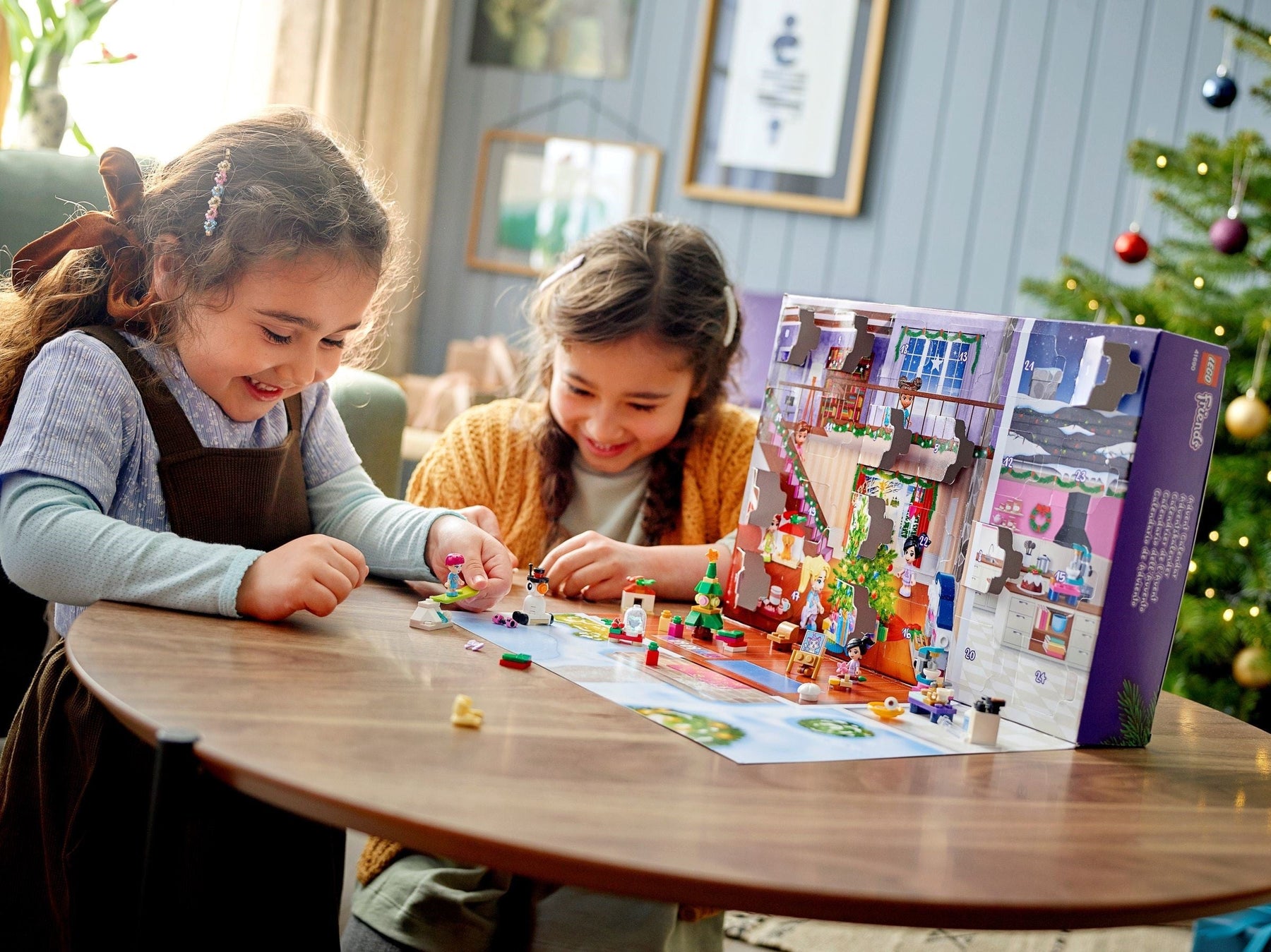 LEGO 41690 Friends Advent Calendar: Christmas Countdown Fun - SuperSaverAU - view 2