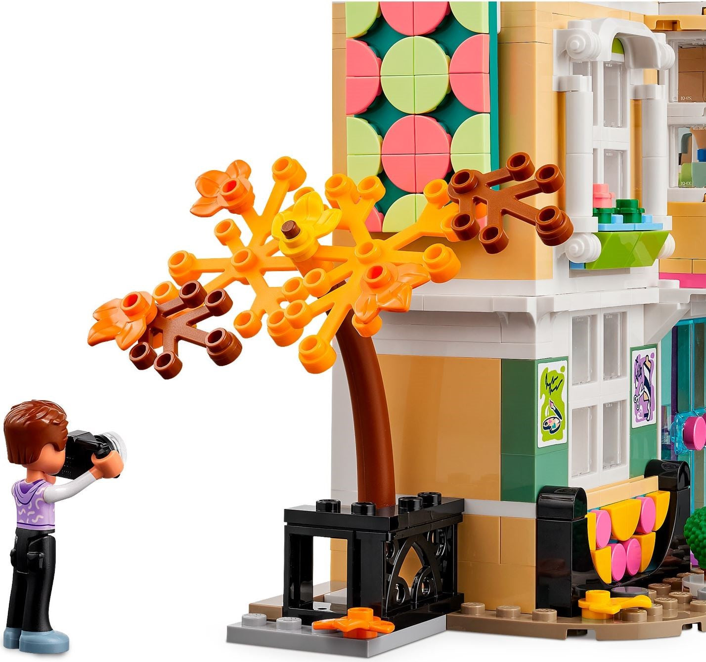 LEGO Friends Emma’s Art School 41711 - SuperSaverAU - view 6