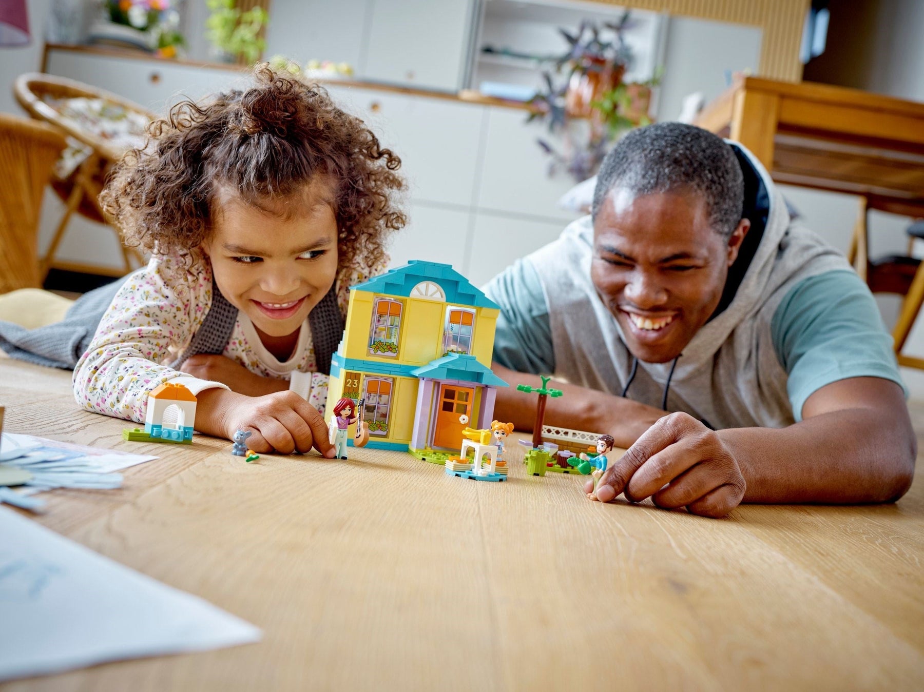 LEGO Friends Series 41724 Paisley's House- Auzzi Store