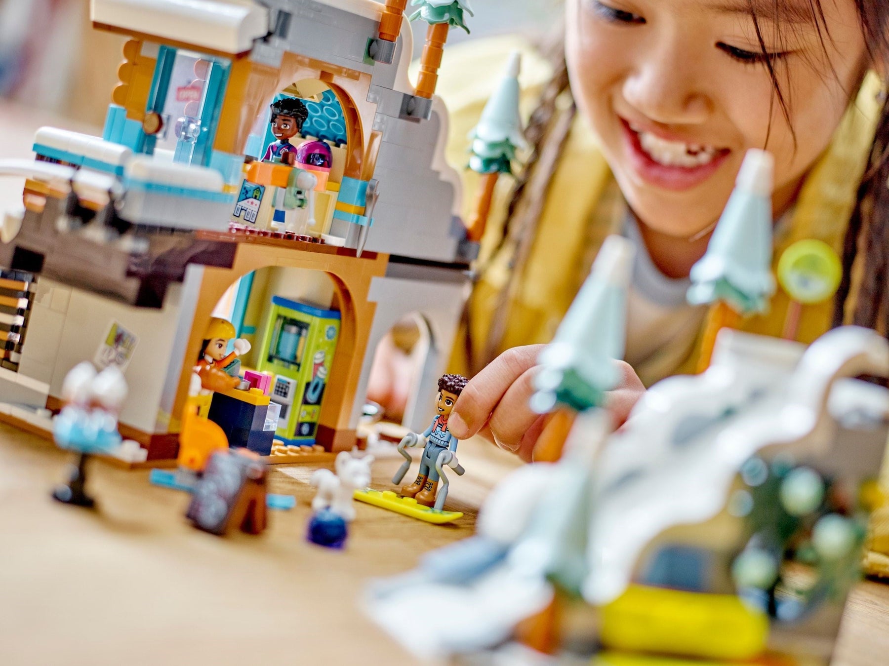 LEGO Friends 41756 Holiday Ski Slope and Café- Auzzi Store