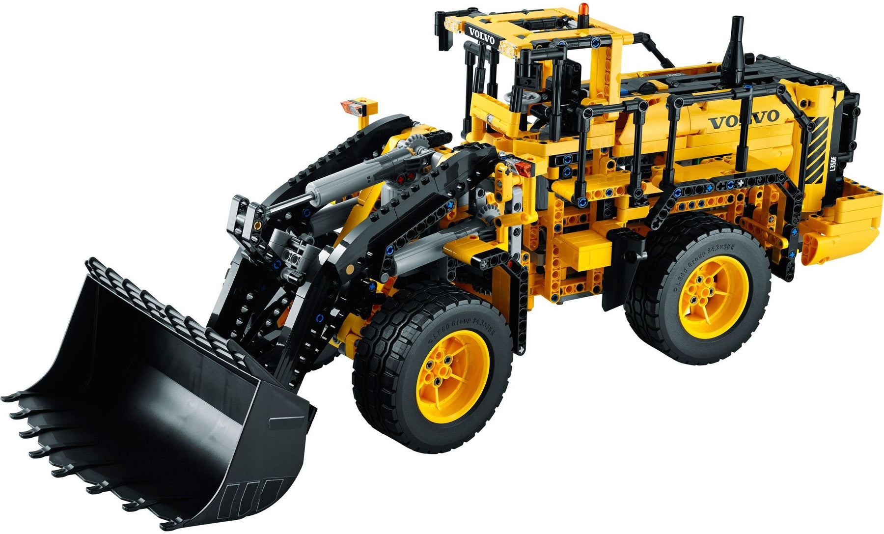 LEGO 42030 Volvo L350F Wheel Loader - Technic RC Set - SuperSaverAU - view 6