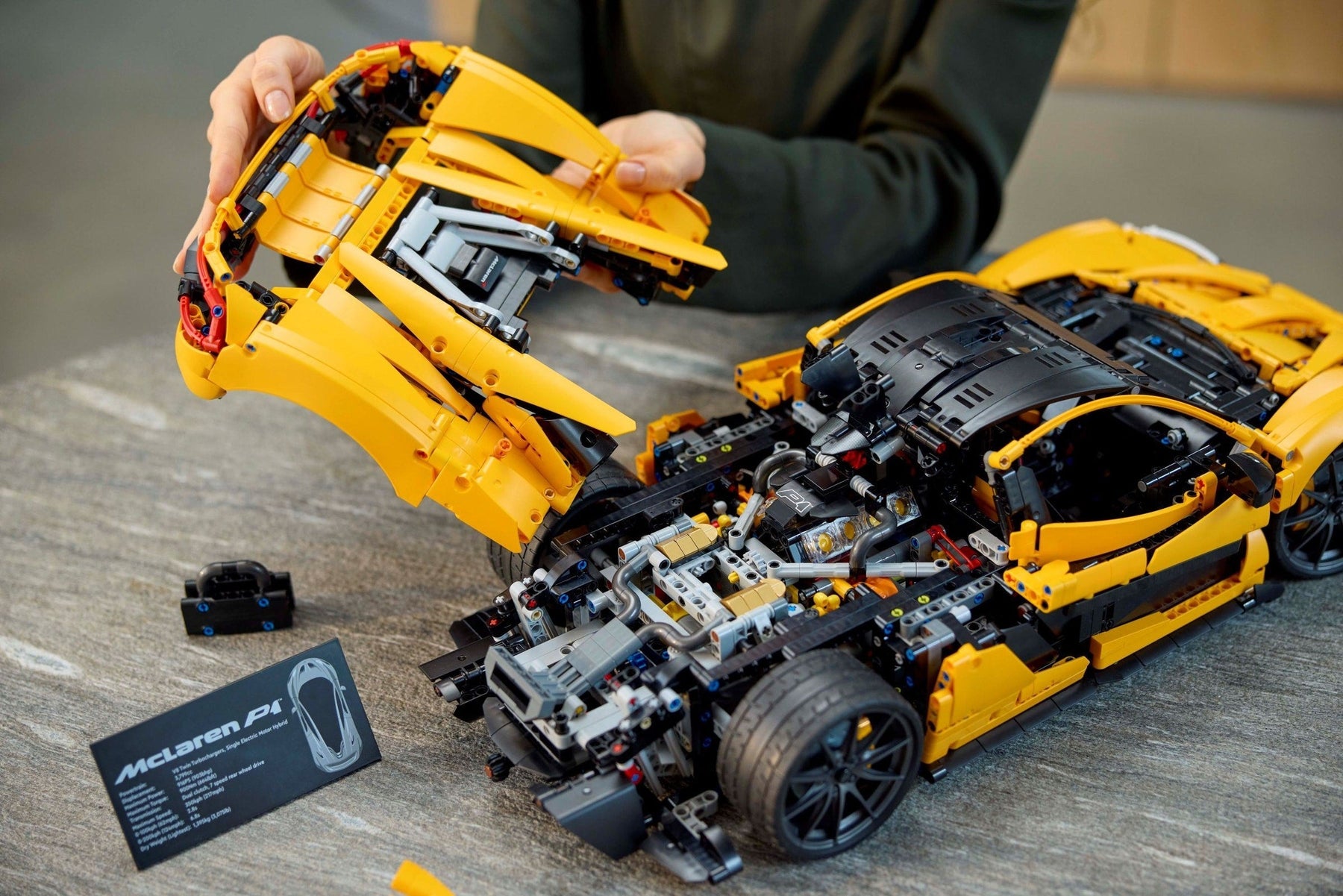 LEGO Technic 42171 McLaren P1 - SuperSaverAU - view 7