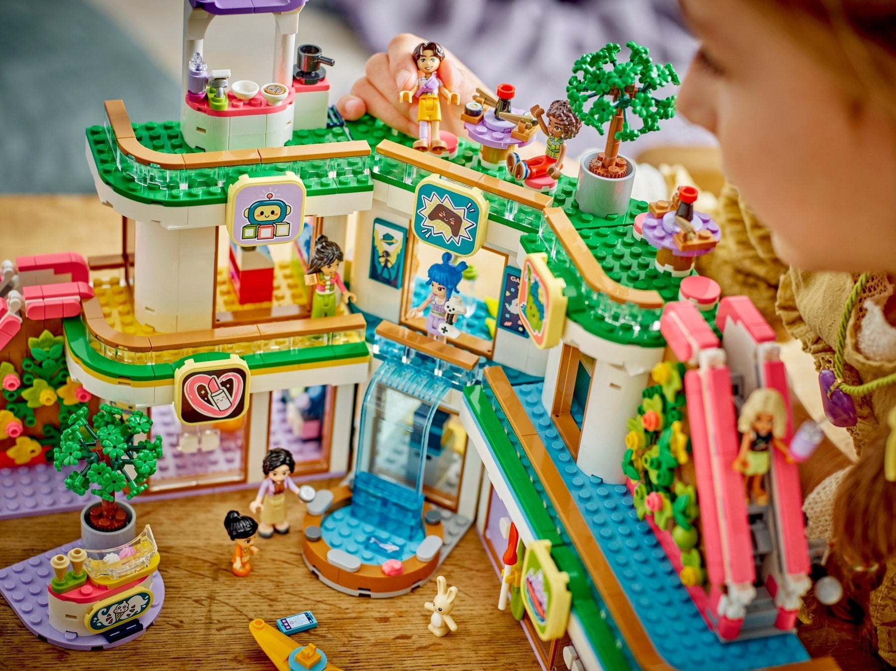 LEGO LEGO Friends Series 42604 Heartlake City Shopping Mall- Auzzi Store