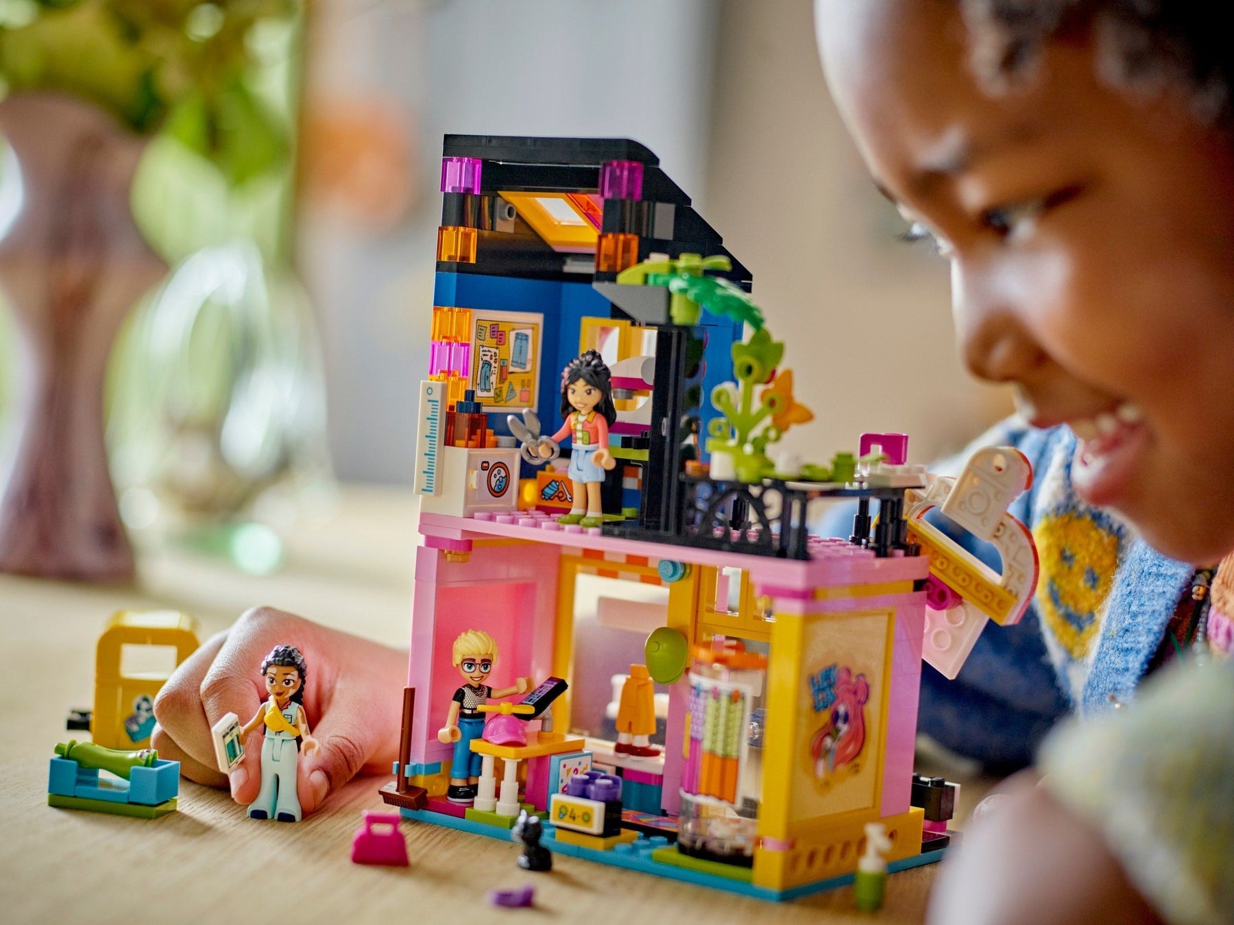LEGO Friends Vintage Fashion Store 42613 - SuperSaverAU - view 2