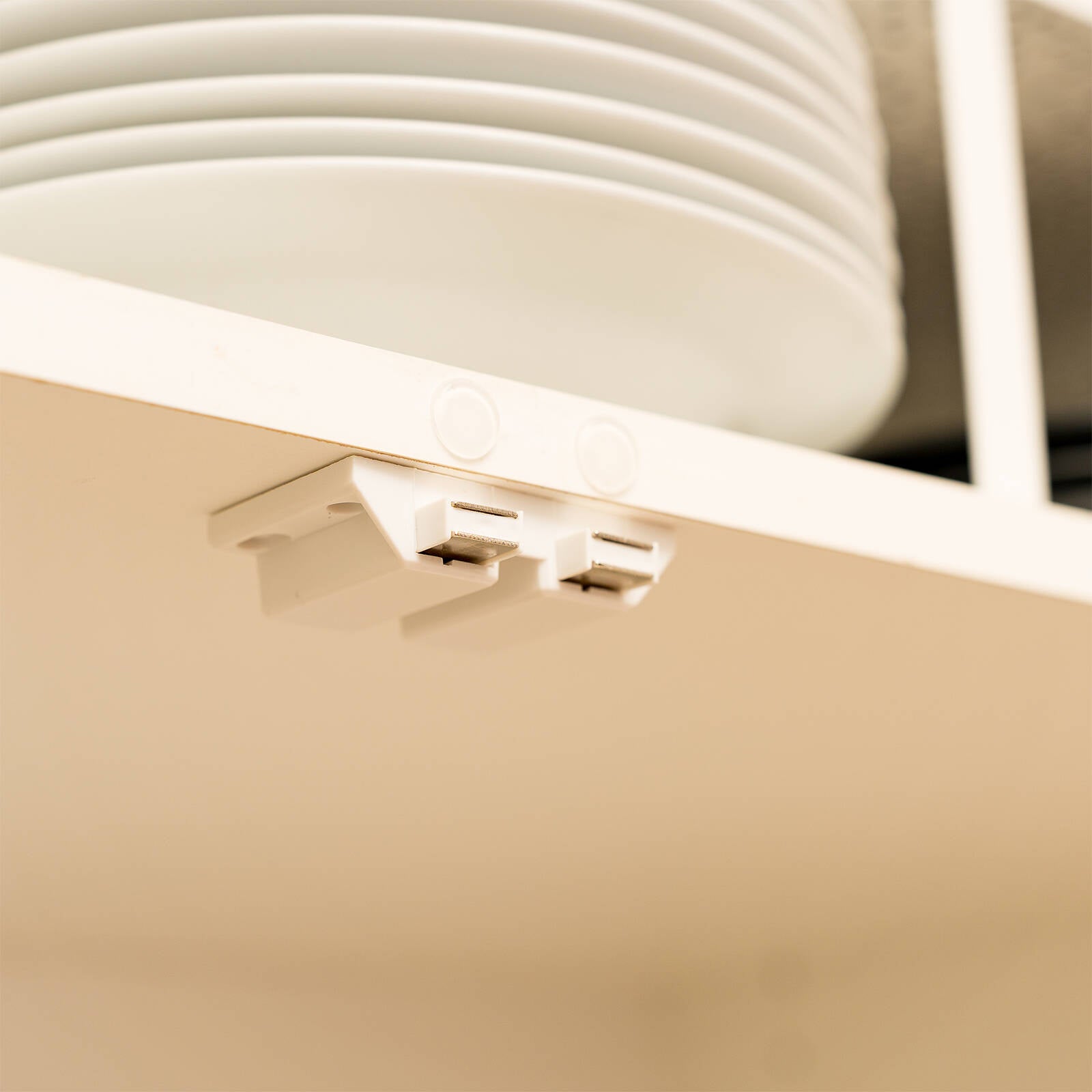 Taskmaster 67mm White Magnetic Push To Open Double Door Catch Self Aligning