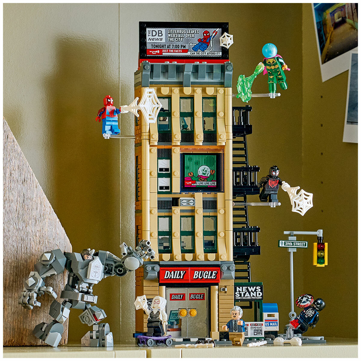 LEGO Marvel Spider-Man vs. Mysterio: The Daily Bugle 76342