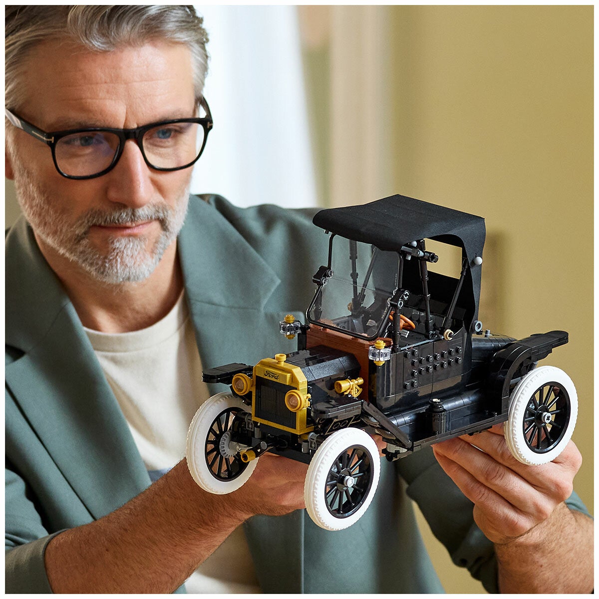LEGO Ford Model T Icons Vintage Car Kit Collectible Display 11376 — image 3