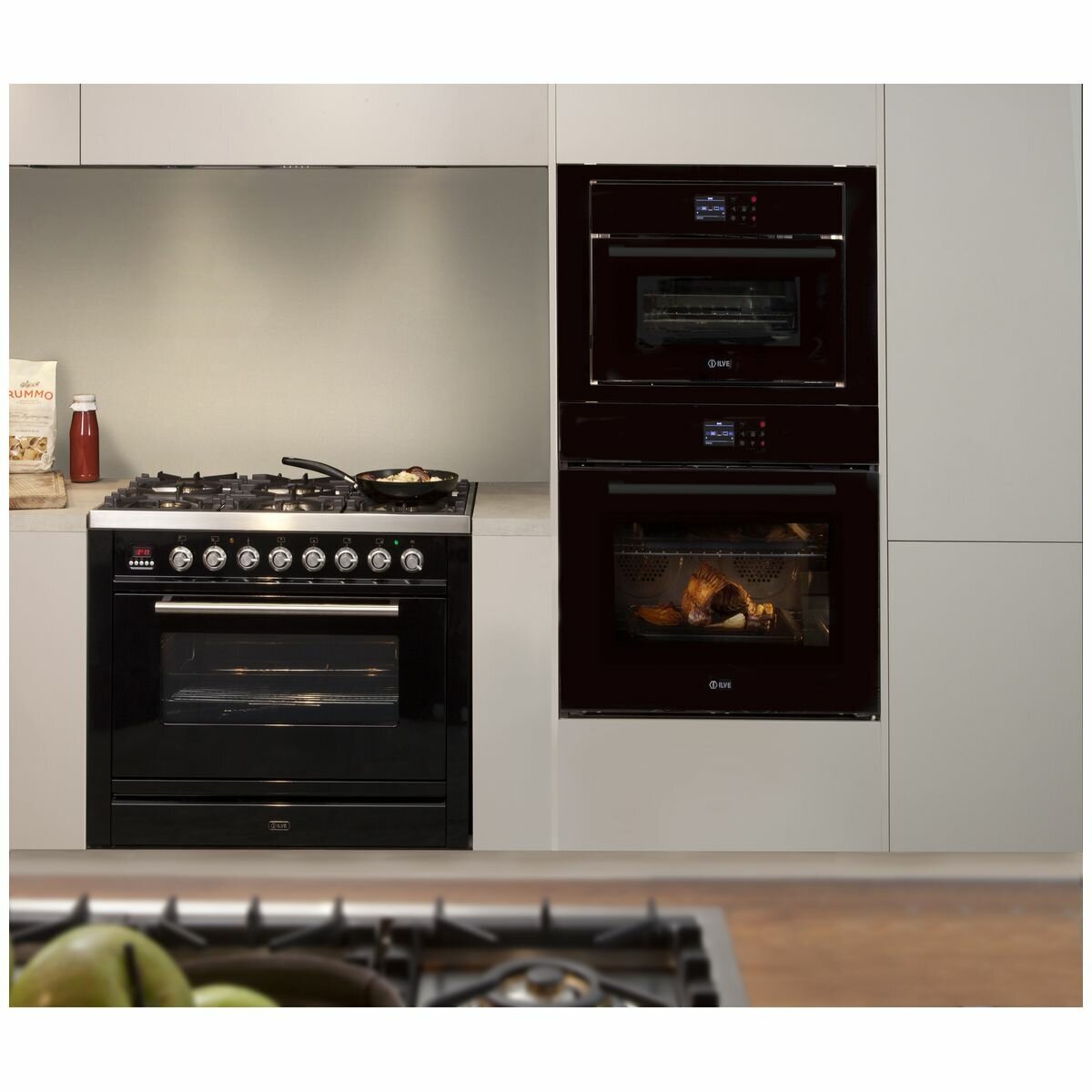 ILVE 45cm compact built-in combi-steam oven - 35L, steam cooking, meat probe, black glass - ILCS45BV
