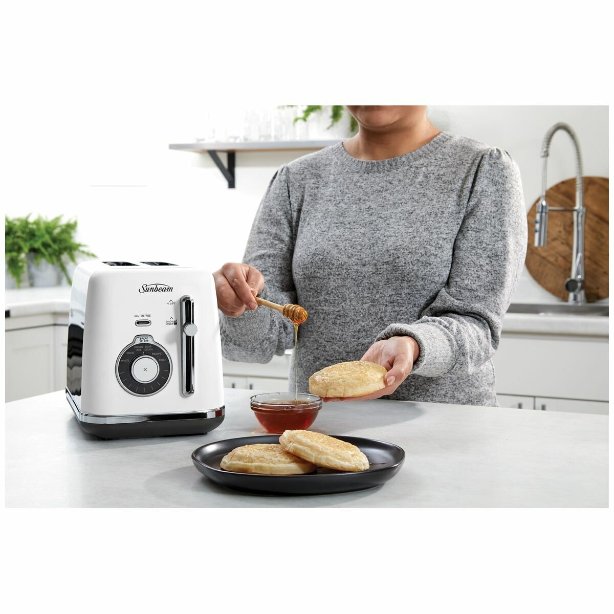 Sunbeam Alinea Select 2 Slice Toaster - White, 9 Browning Settings, 6 Bread Types, QuickCheck - TA2820W