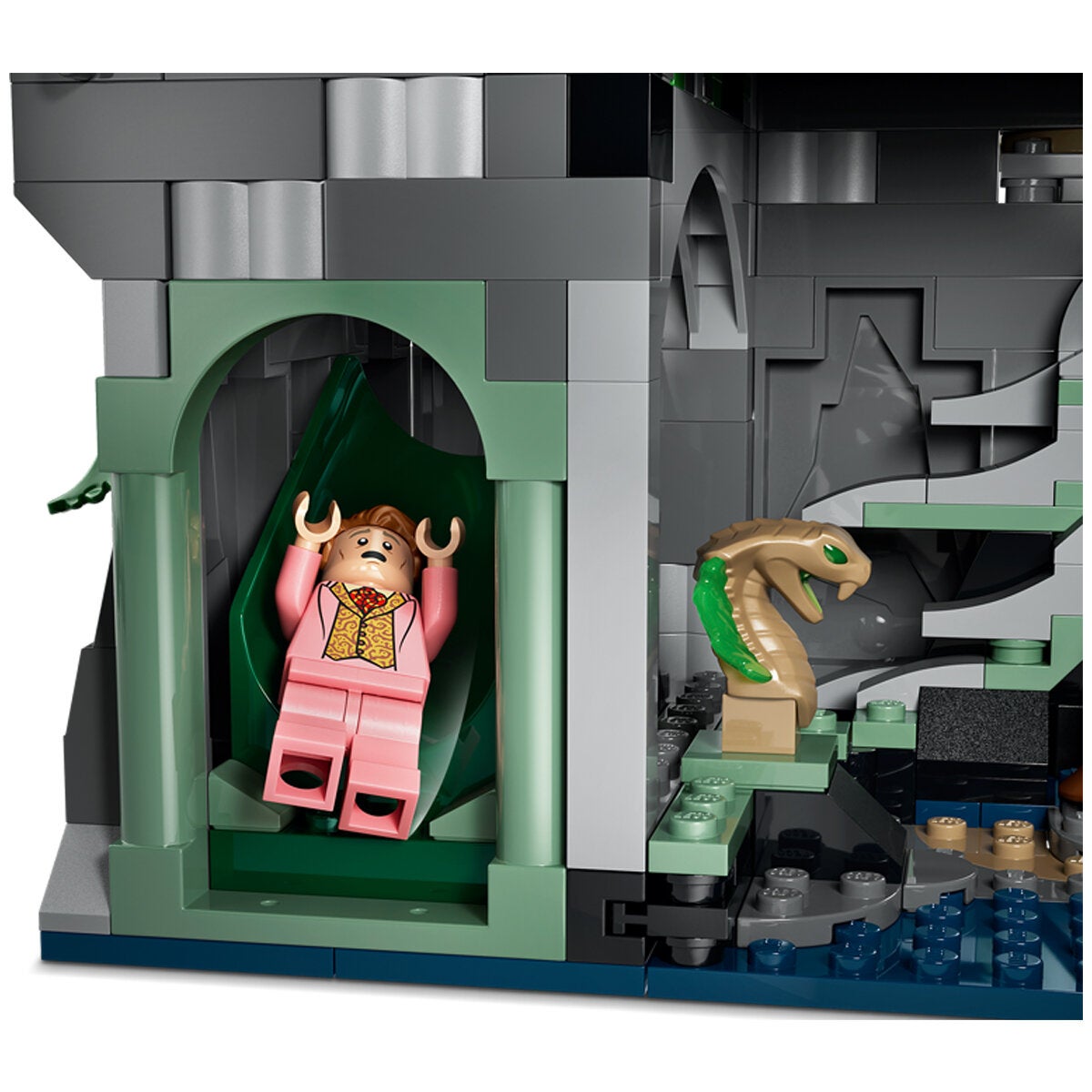 LEGO Hogwarts Castle East Wing Harry Potter Model Kit 2164 Pieces 76473 — image 6