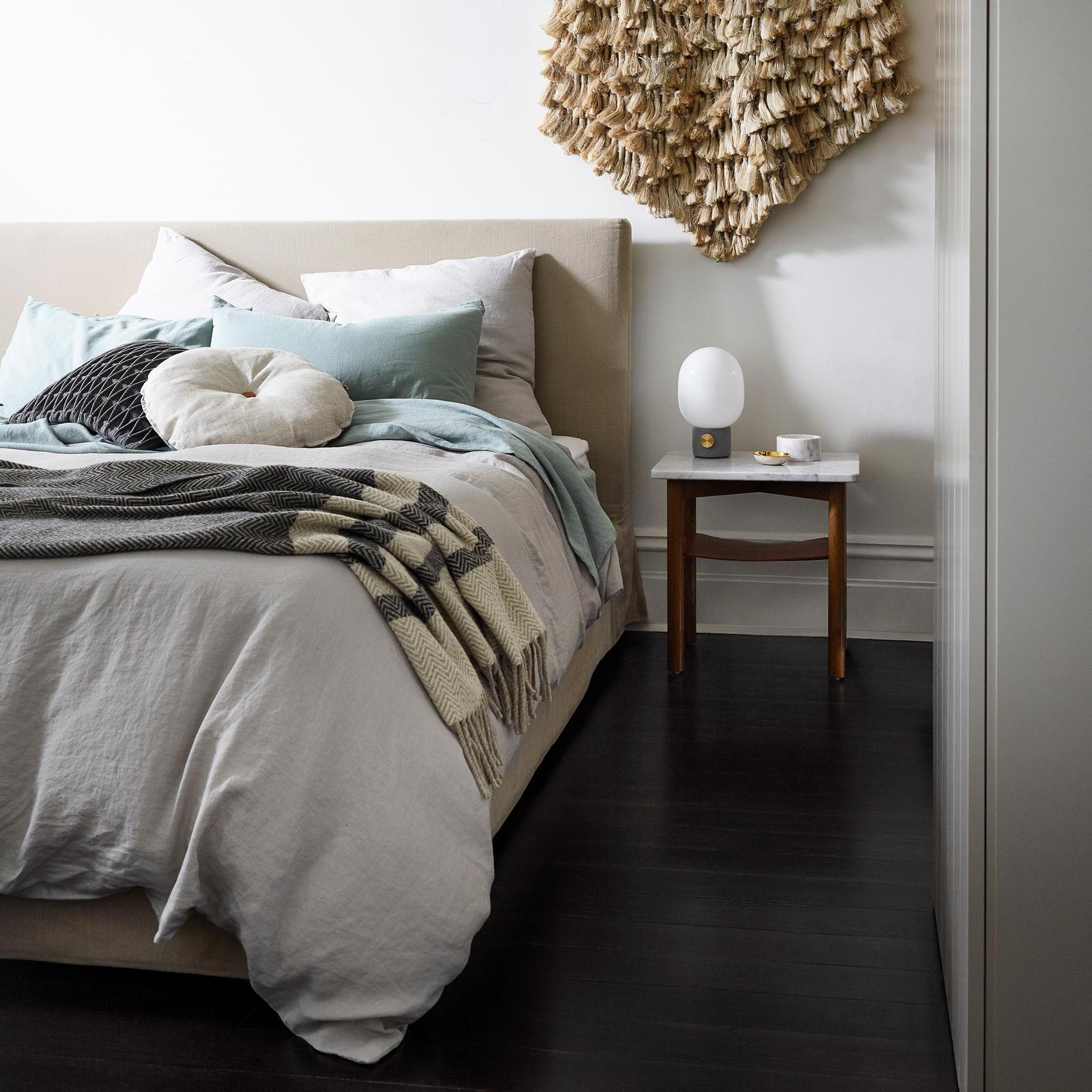 Feast Watson Black Japan Timber Floor Stain & Varnish 4L - Oil Based, Satin, UV Resistant & Waterproof