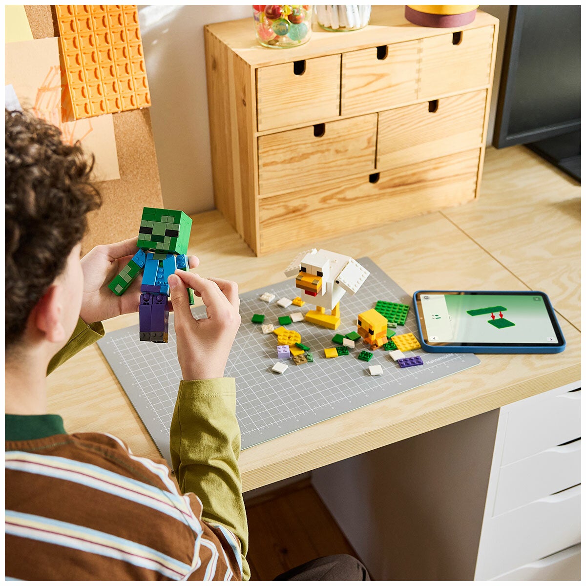 LEGO Chicken Jockey Minecraft Buildable Figure Playset 21582 — image 2