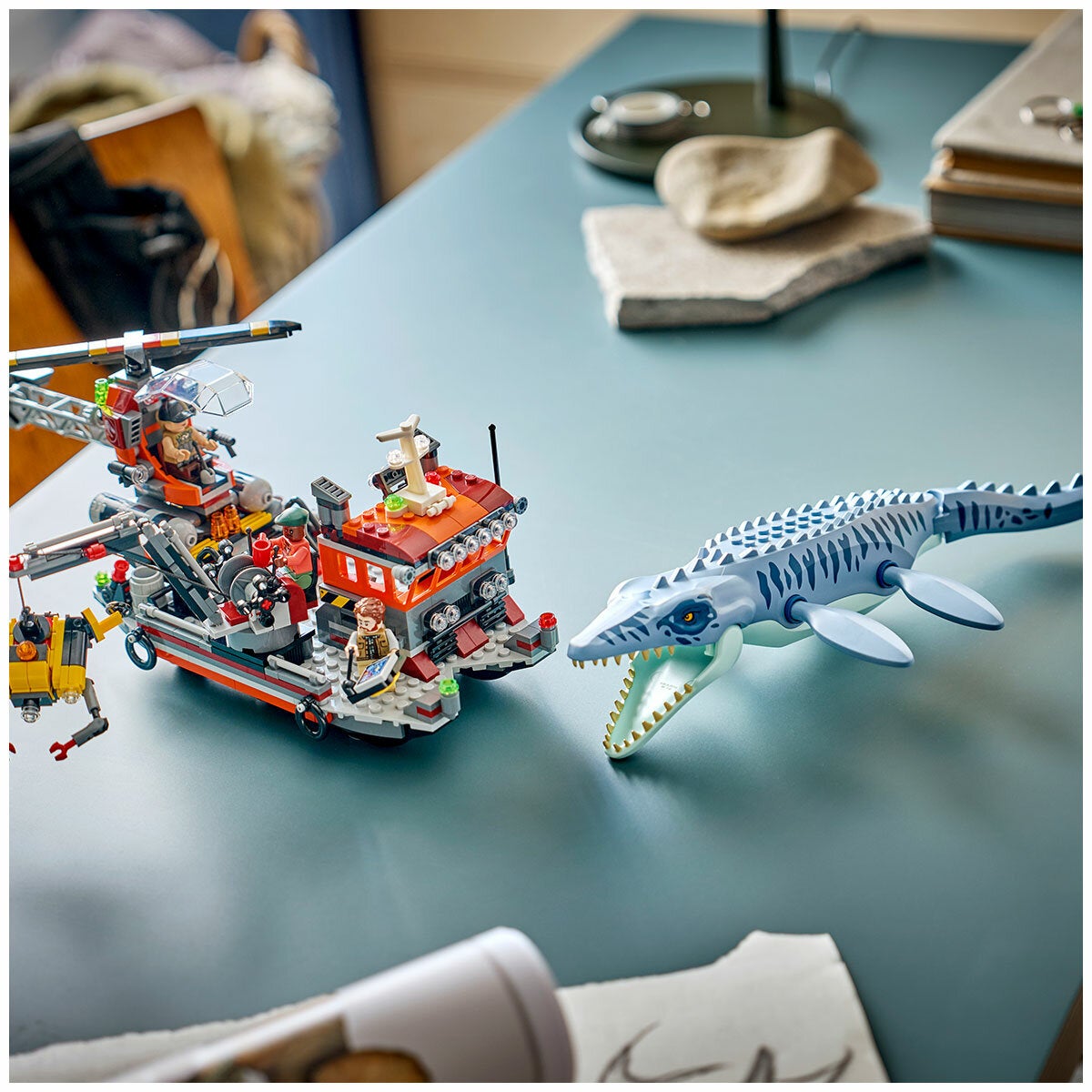LEGO Mosasaurus Dinosaur Boat Attack Jurassic World Playset 3 Minifigures 77983 — image 4