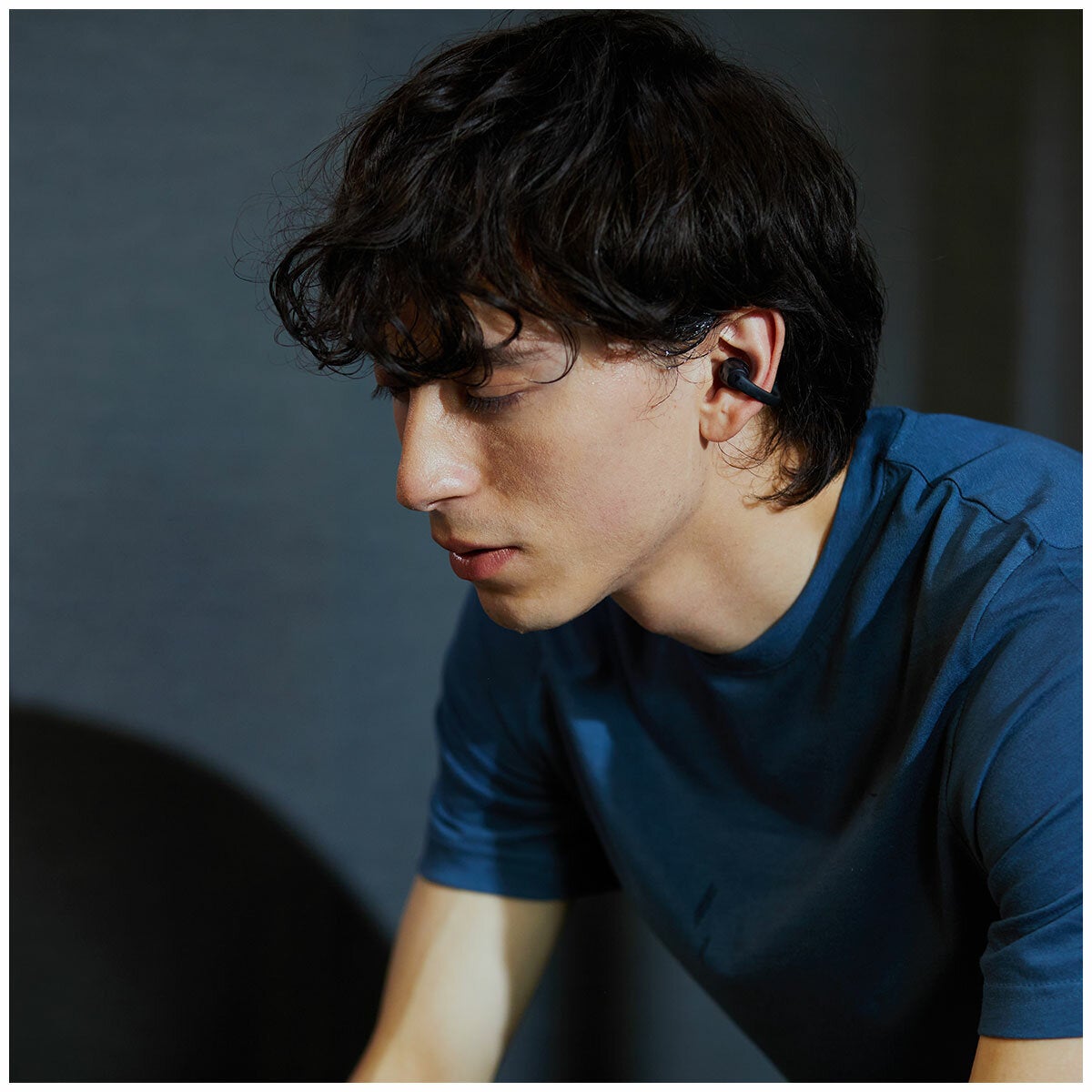 Clip-On Wireless Earbuds with Quick Charge and Wireless Charging Case, Shokz OpenDots ONE E310-ST-BK — image 8