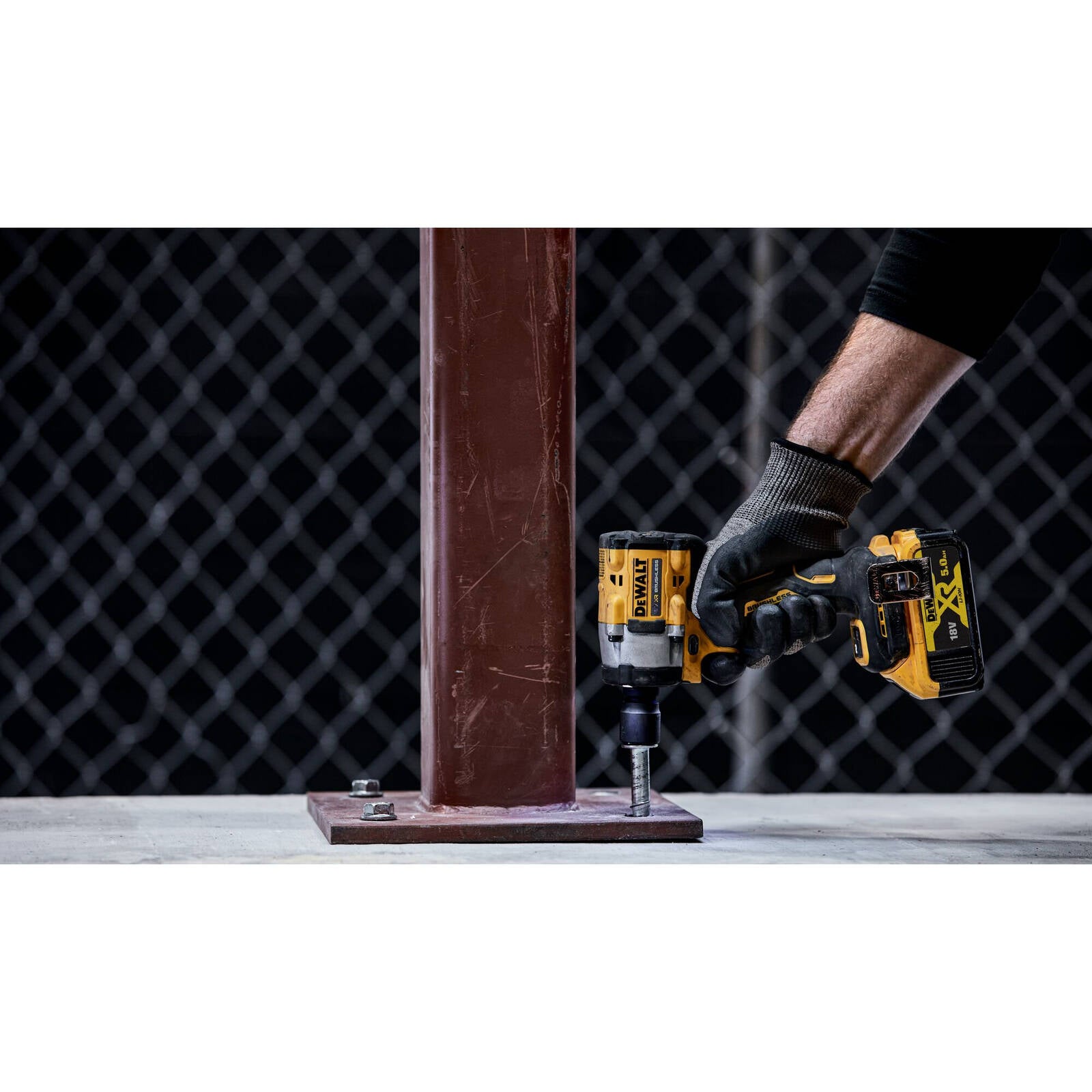 DeWALT 18V XR Cordless Brushless 1/2" Hog Ring Impact Wrench - Bare Unit DCF921N-XJ