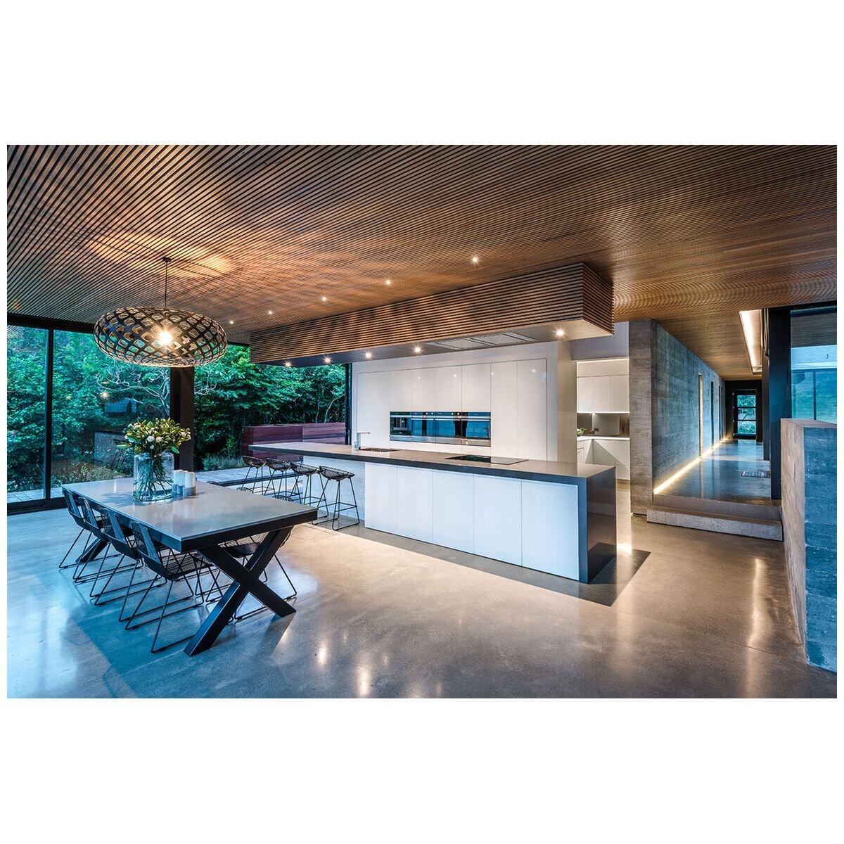 Schweigen 120cm Ceiling Cassette Rangehood - Stainless Steel, 3200m³/h, Remote Control - UM4220-12SEPAK