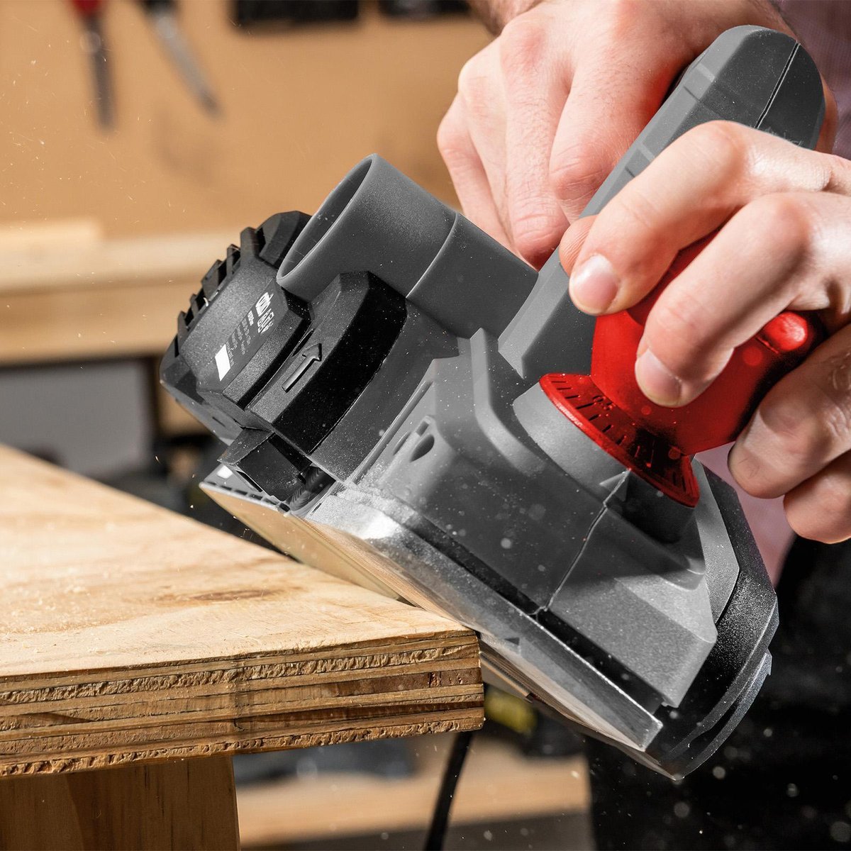 Ozito 750W 82mm Planer PLR-750