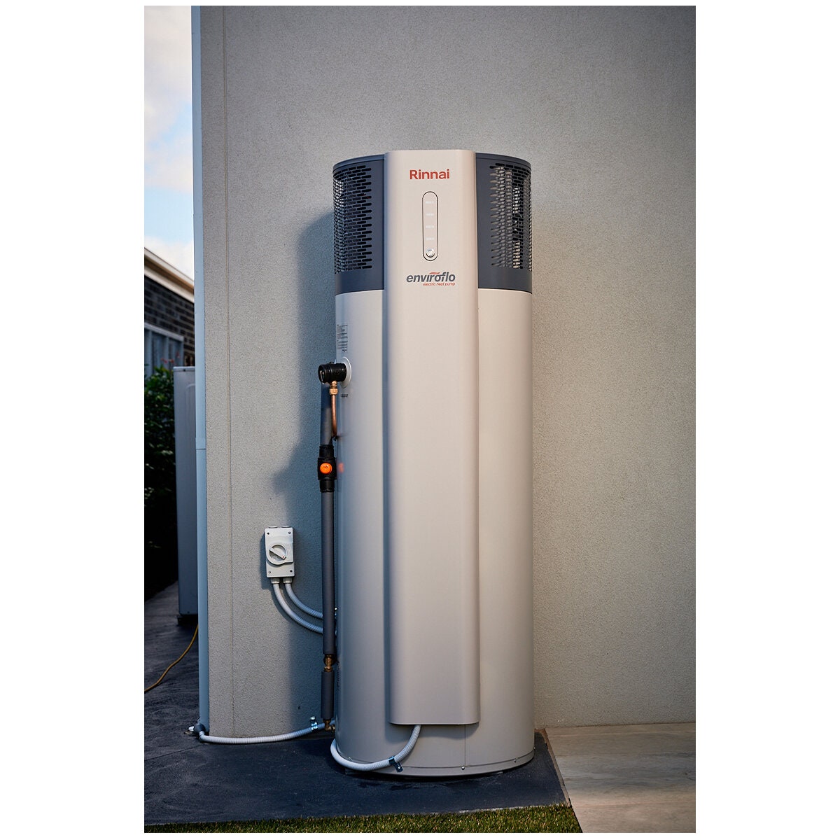 Rinnai Enviroflo 250L heat pump hot water system - Wi-Fi, 48dB indoor sound level - EHPA250VMAW