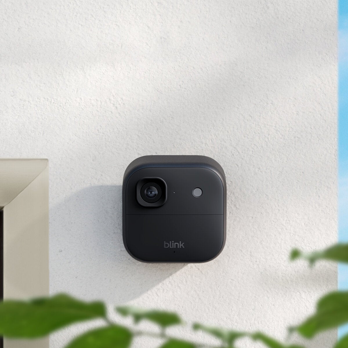 Front Door and Indoor Security Bundle: 2K+ Doorbell Plus Plug-In Mini Cam with Power Adaptors, Blink B0H2XKPJZB — image 4