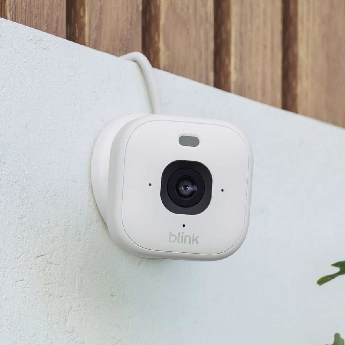 Whole-Home Security Camera Bundle: Six 2K Wire-Free and Plug-In Cameras with Night Vision by Blink B0H2XJHNGS — image 3