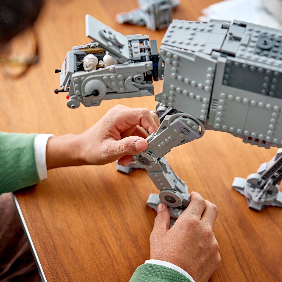 The Mandalorian and Grogu AT-AT Walker Toy with 7 Minifigures and Speeder Bike from LEGO Star Wars 75454 — image 3