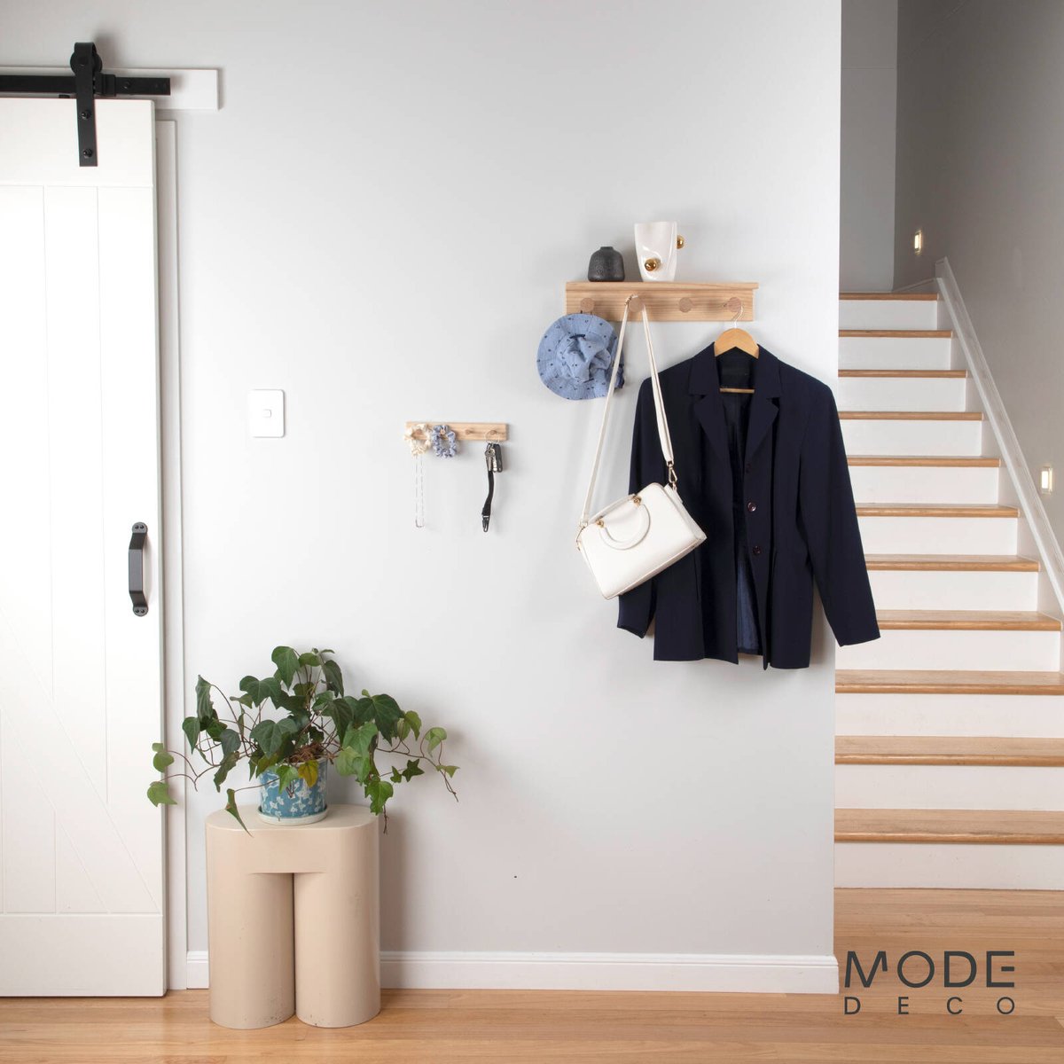 MODE 4 Timber Hooks On Pine Board Key Rack 245mm Entryway Key Holder