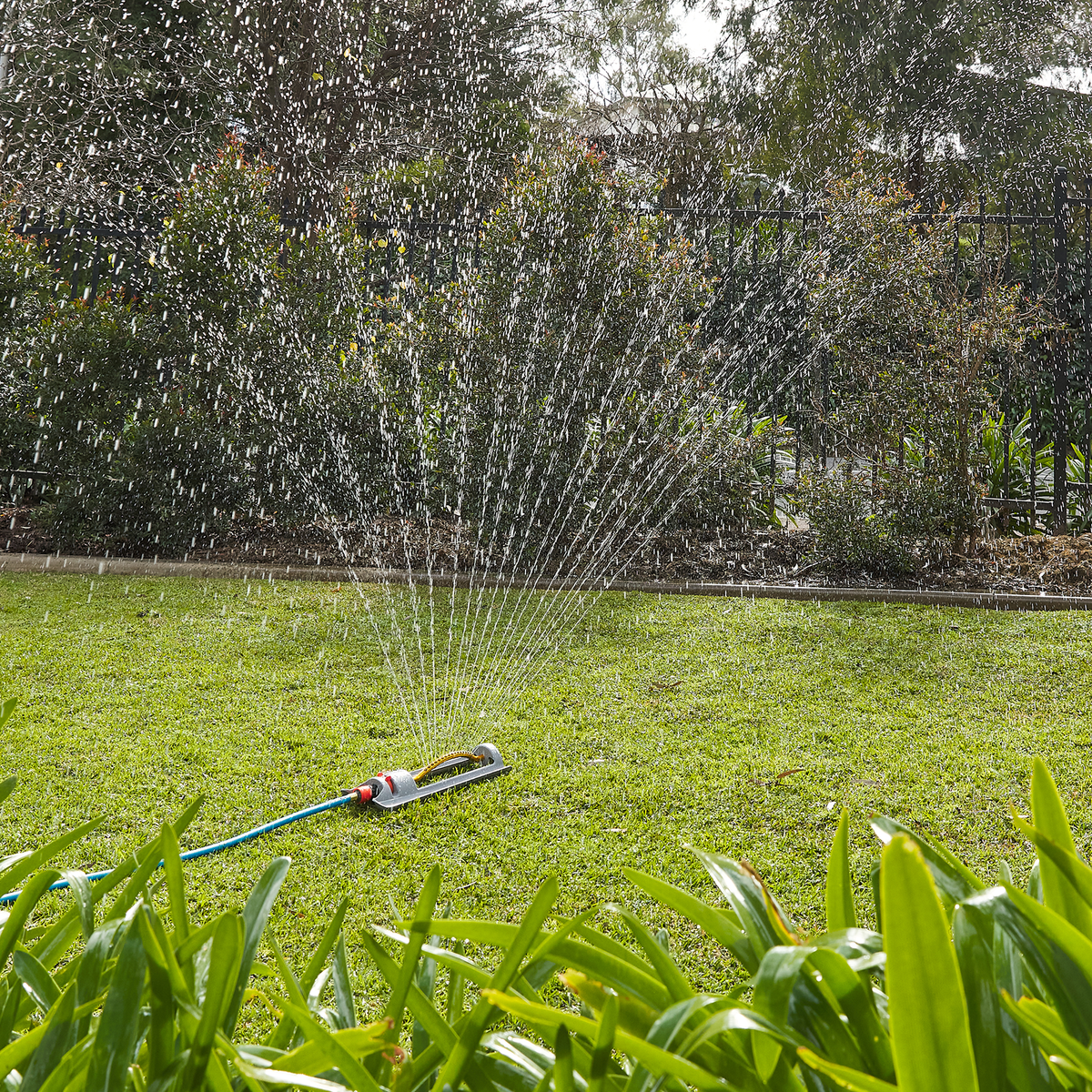 Pope Rainmaker Oscillator Garden Sprinkler - 17 Nozzles - 16m x 14m Coverage - SuperSaverAU - view 2