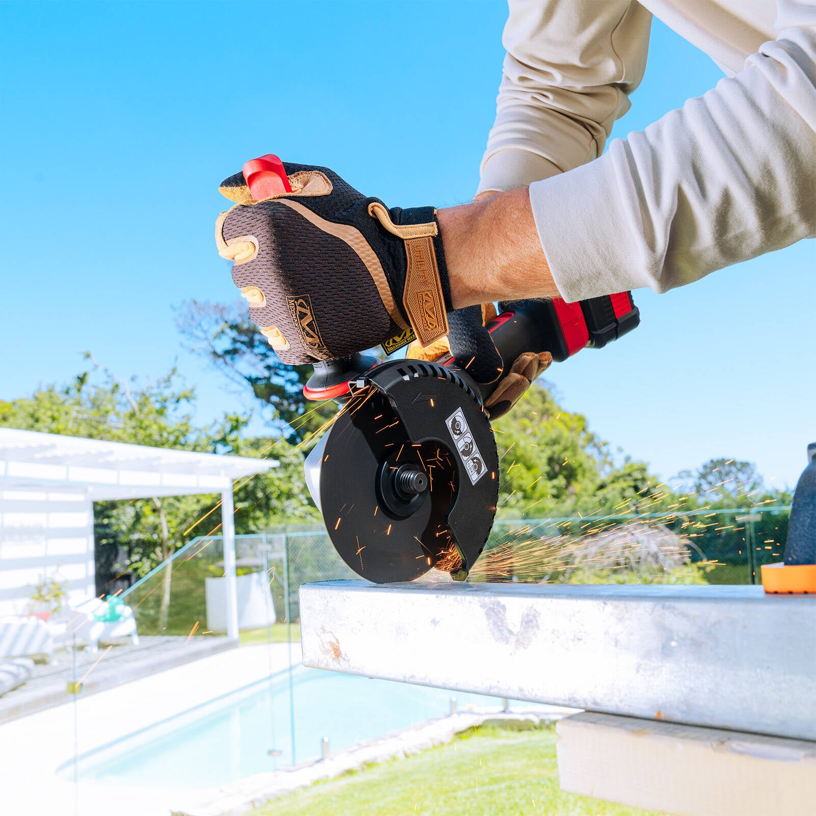 Ozito PXC 18V Brushless 125mm Cordless Angle Grinder Skin Only PXBVAGS-125