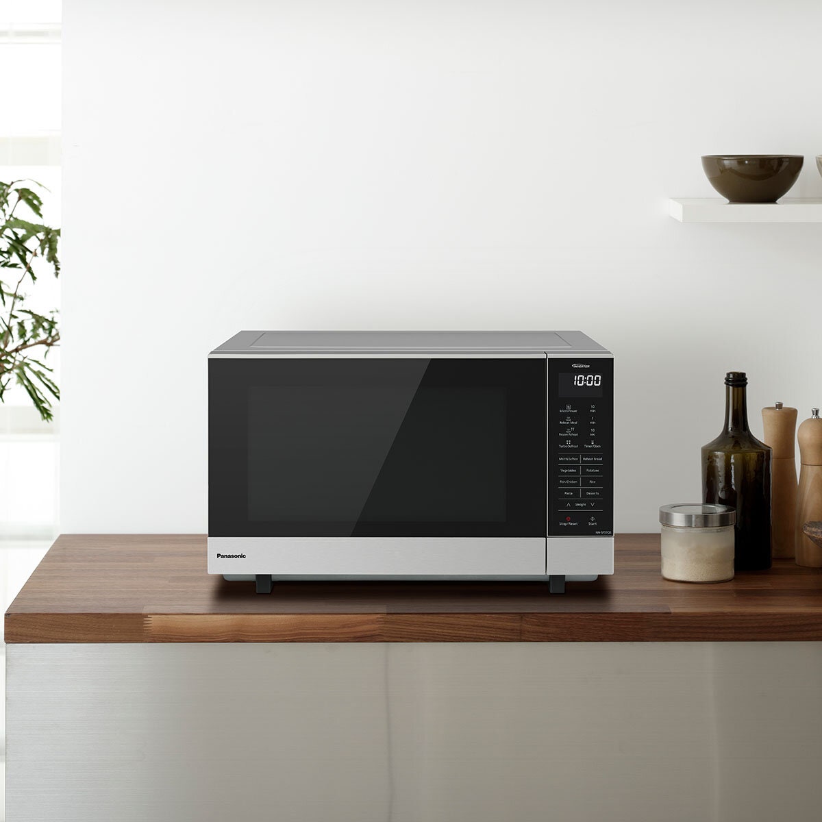 Panasonic 27L flatbed inverter microwave - 1000W, silver, touch controls, 17 menu options - NN-SF57QSQPQ