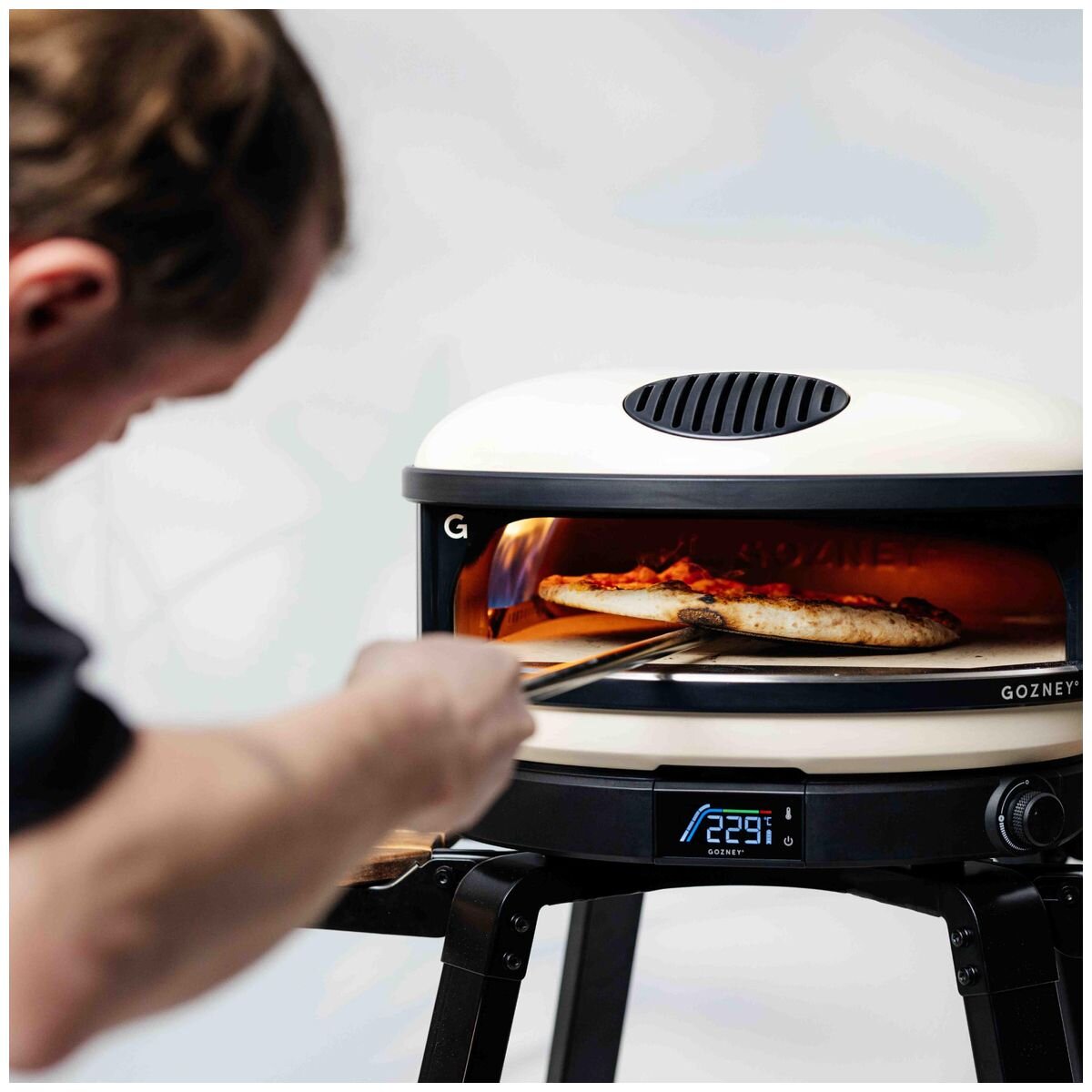 Gozney Arc XL gas pizza oven - black, 16 inch capacity, lateral rolling flame, 500°C - GAPOBAU1624