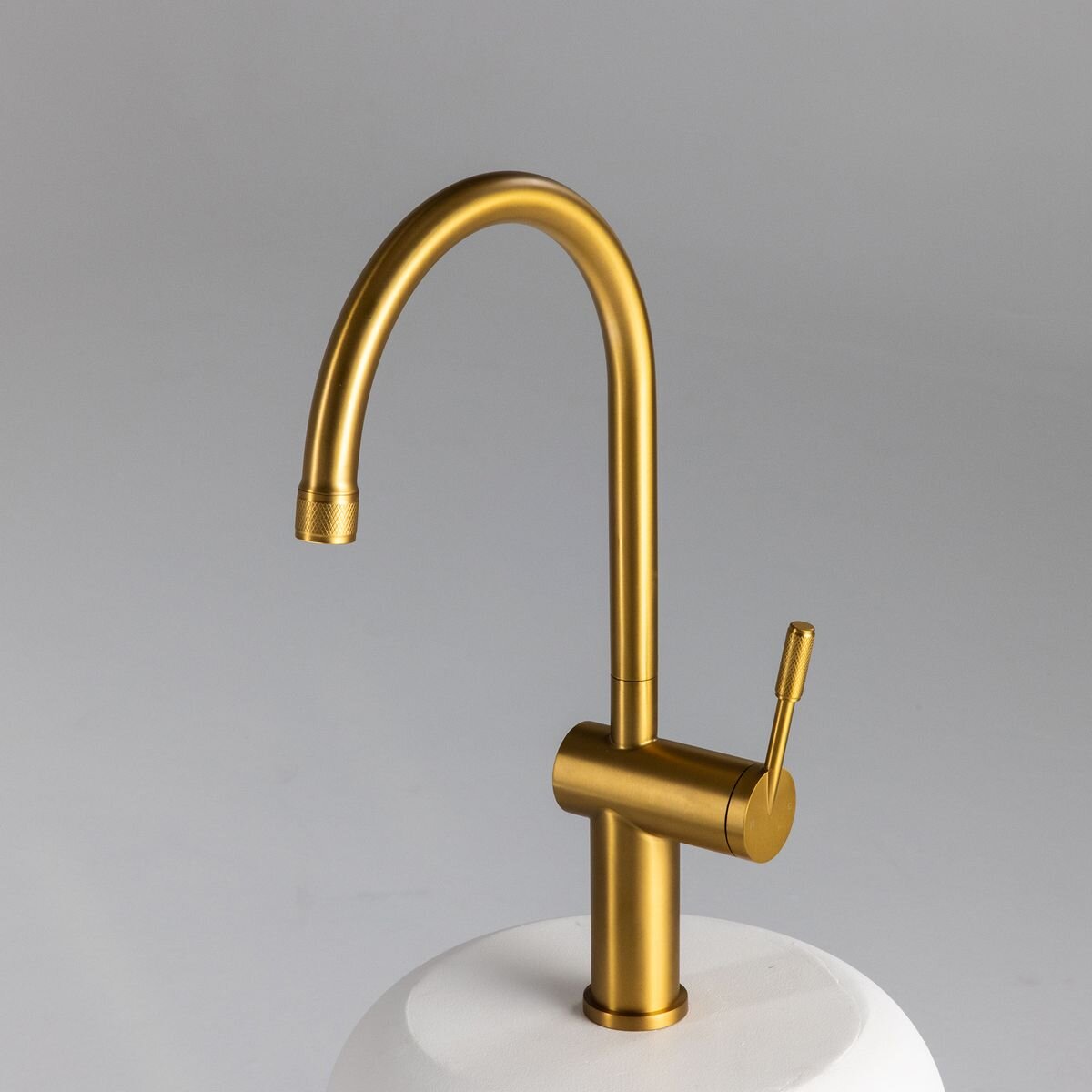Titan Essentials Gooseneck Kitchen Mixer Tap - Royal gold - Soft-Closing Ceramic Seal - TTRY2