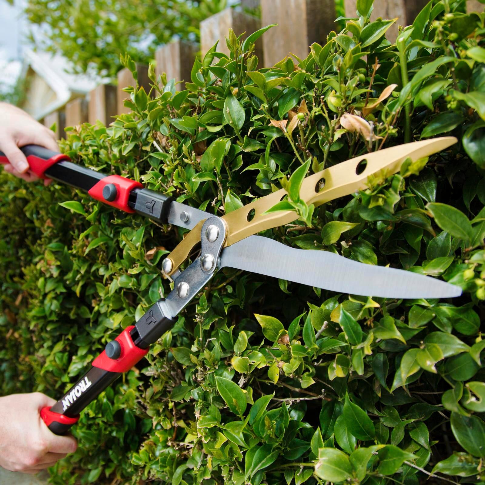 Trojan Compound Telescopic Wavy Hedge Shears 700mm