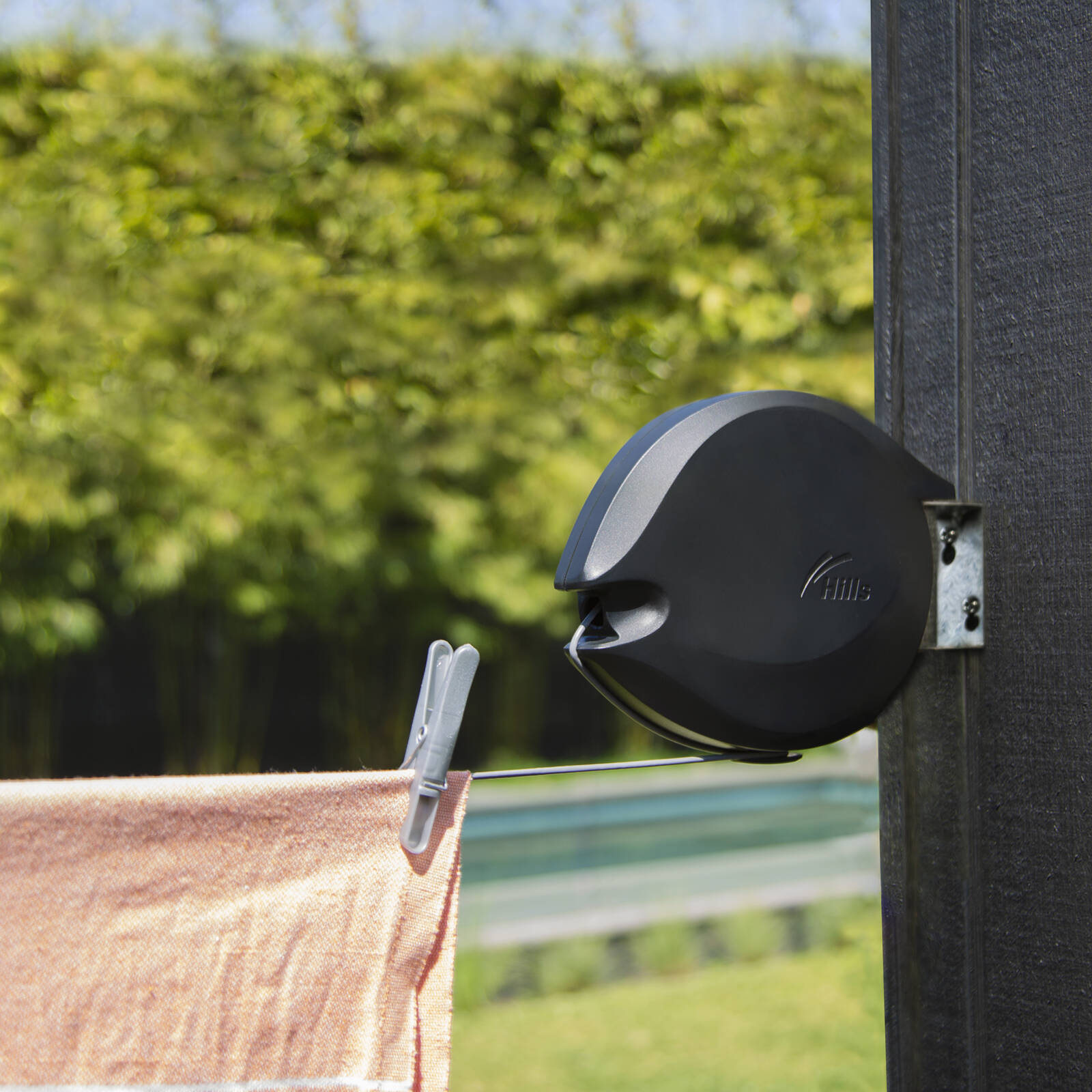 Hills 15m Single Retracting Clothesline