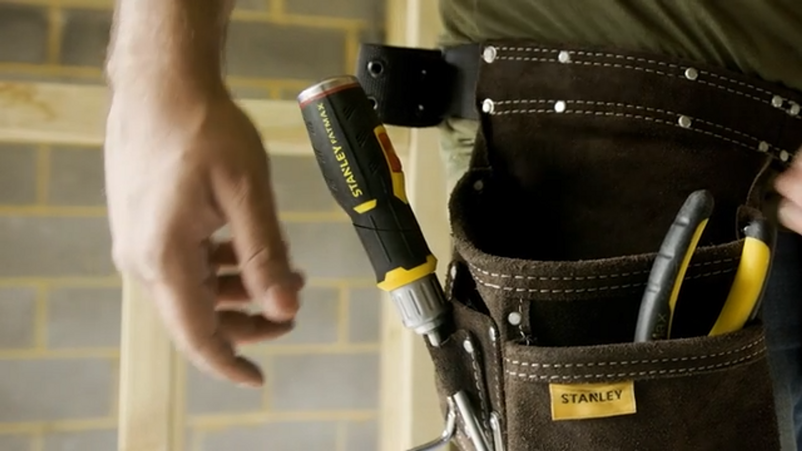 Stanley FatMax Pistol Grip Ratchet Screwdriver with 12 Bits Yellow/Black