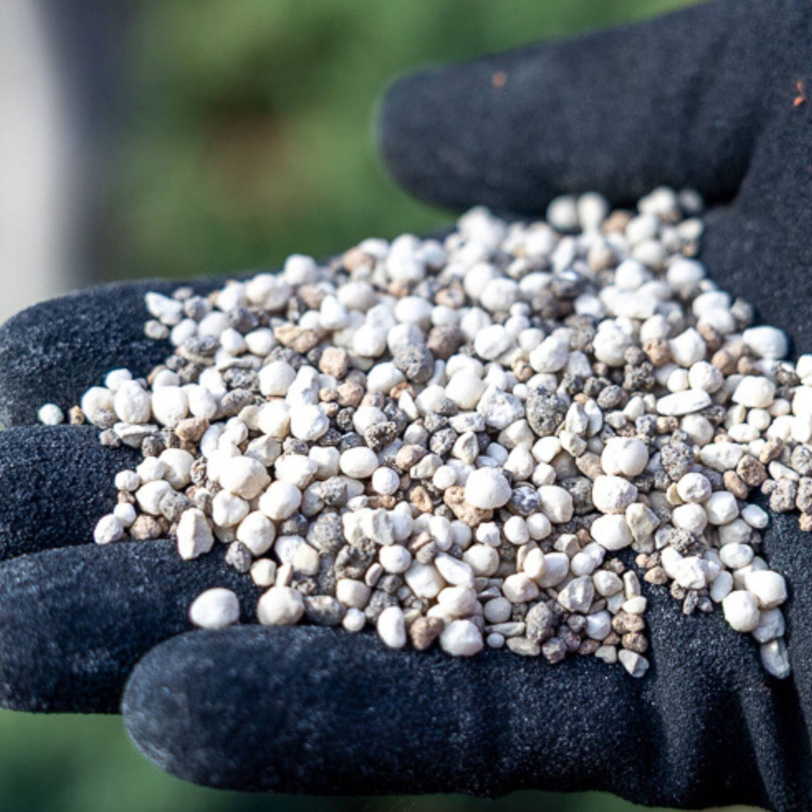 Richgro 5kg Rock Mineral Fertiliser & Soil Improver, Natural Minerals