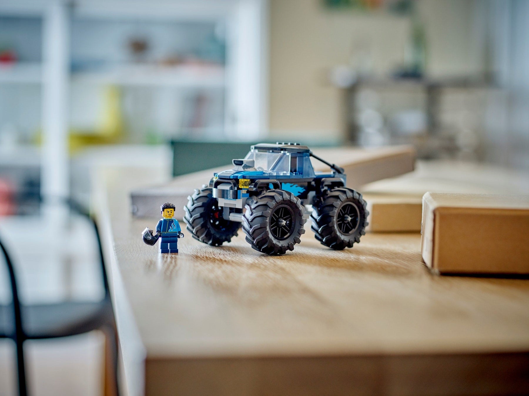 LEGO City Blue Monster Truck 60402 - SuperSaverAU - view 7