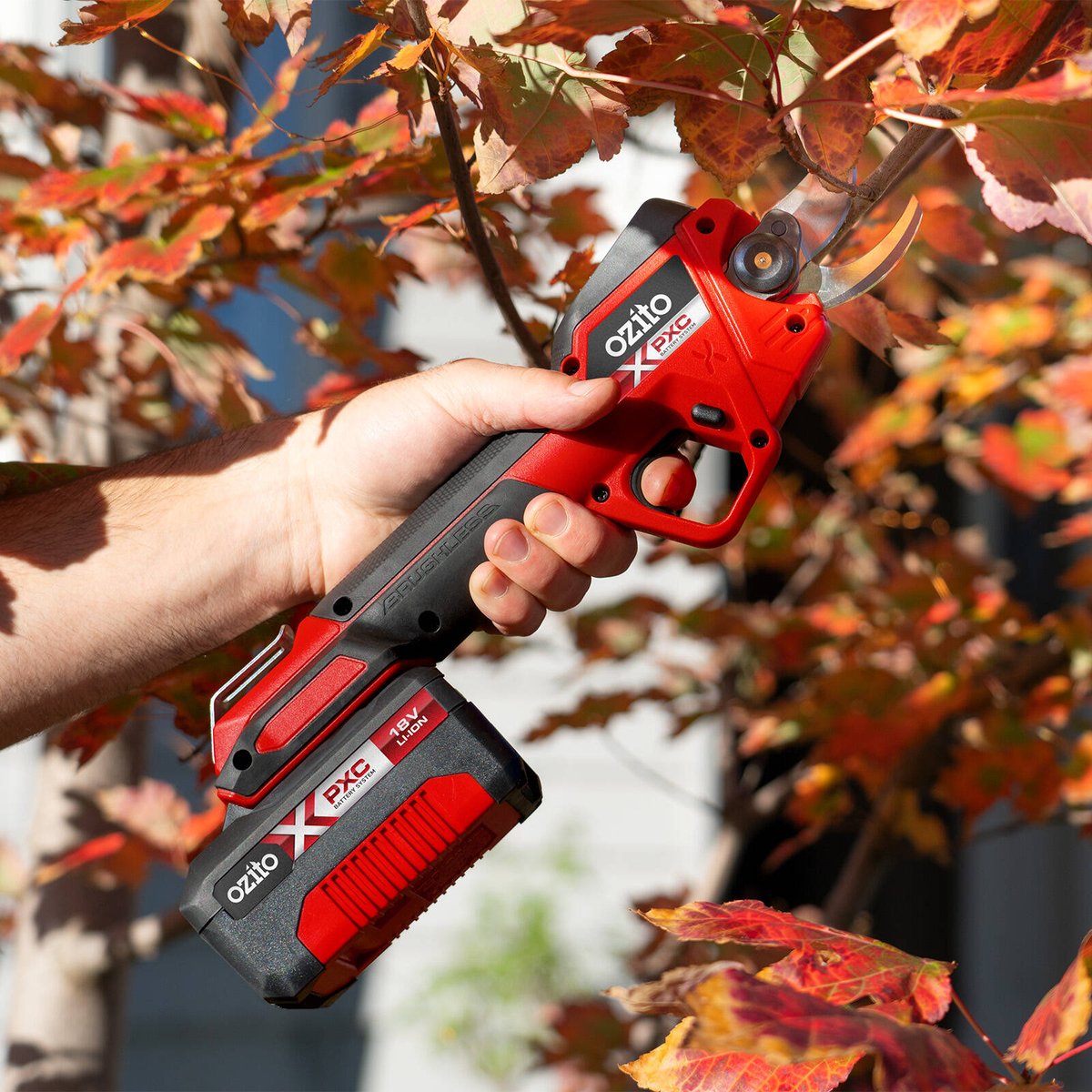 Ozito PXC 18V Brushless Pruning Secateurs - 28mm Cutting Capacity - Skin Only - SuperSaverAU - view 3