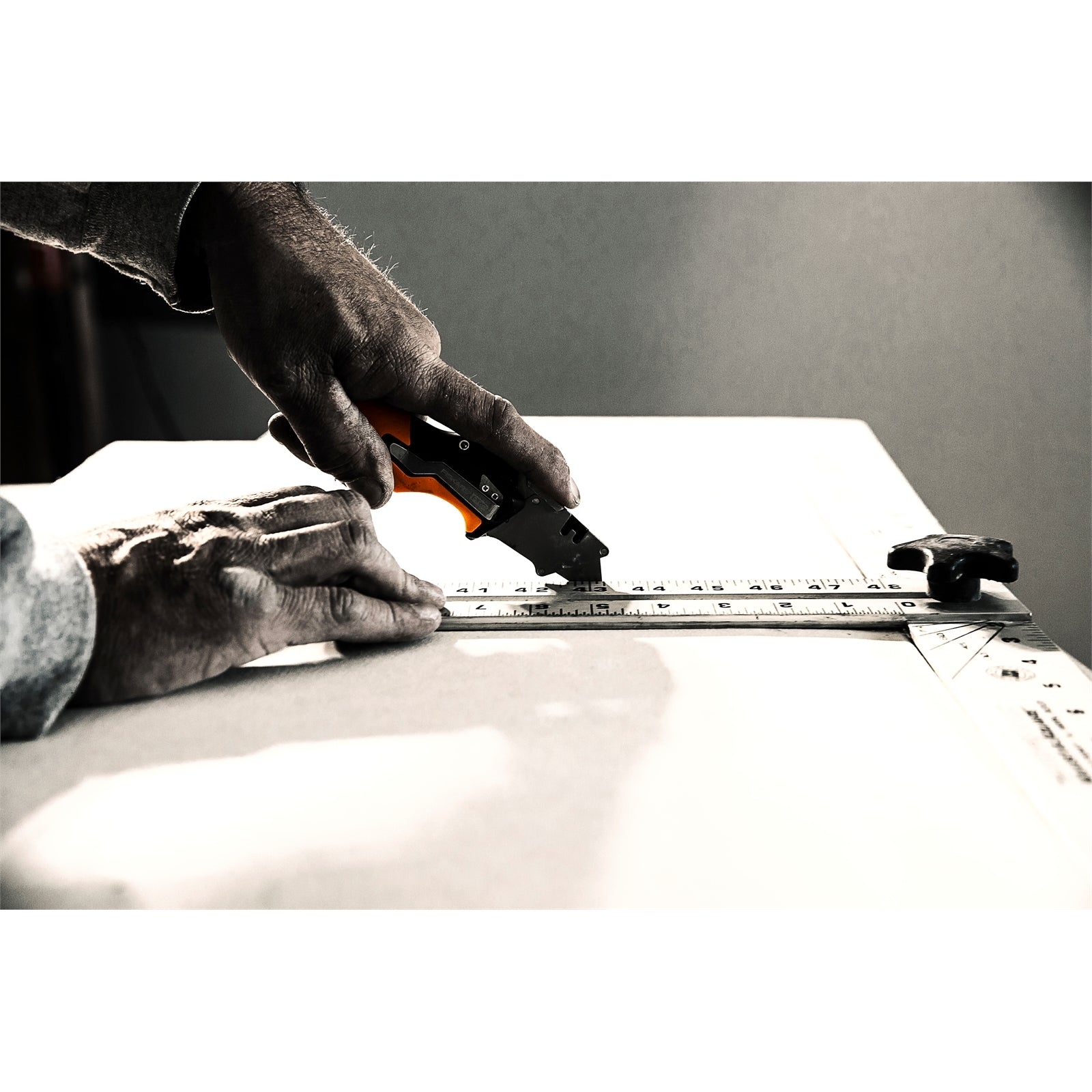 Fiskars Pro CarbonMax 60mm Steel Folding Utility Knife
