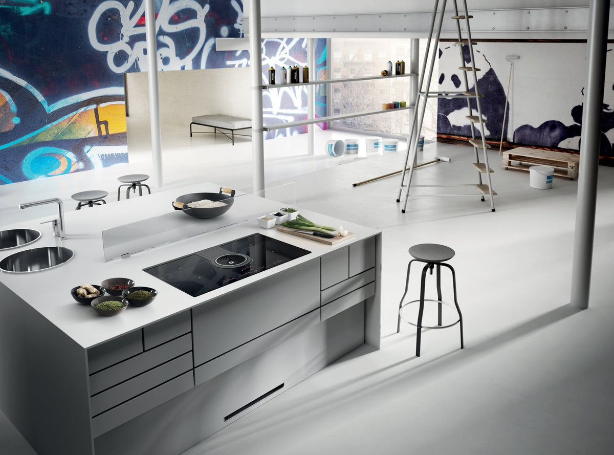 Elica 83cm Induction Cooktop with Ducted Ventilation - Black Glass, 9 Fan Speeds - NIKOLATESLAHPBLA83